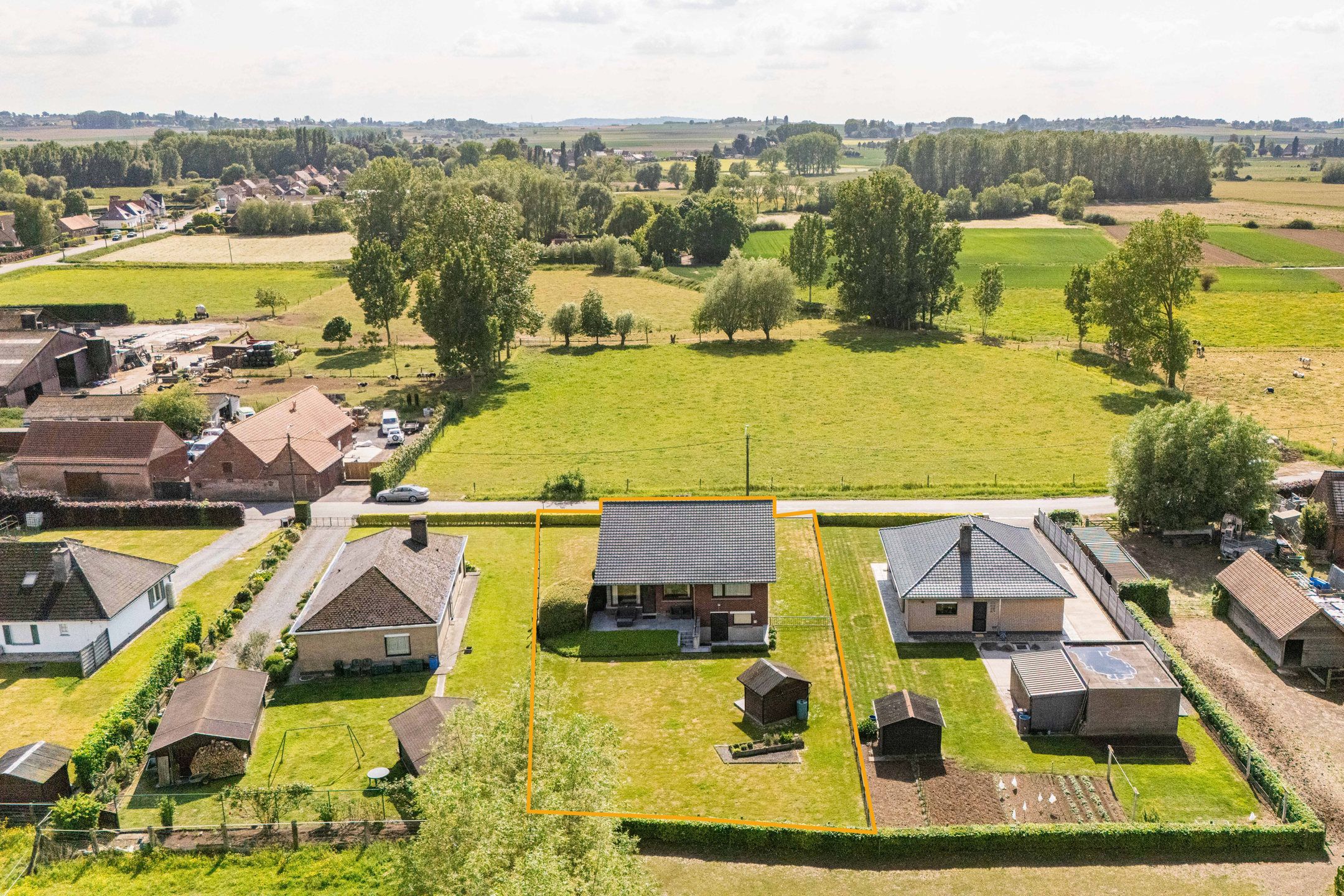 Solide alleenstaande woning op een prachtige locatie foto 2