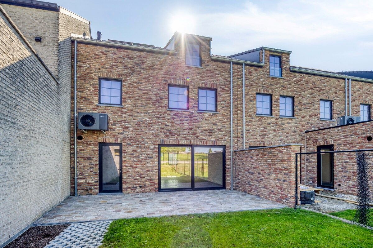 Ruime en energiezuinige nieuwbouwwoning op toplocatie in Tongeren foto 30