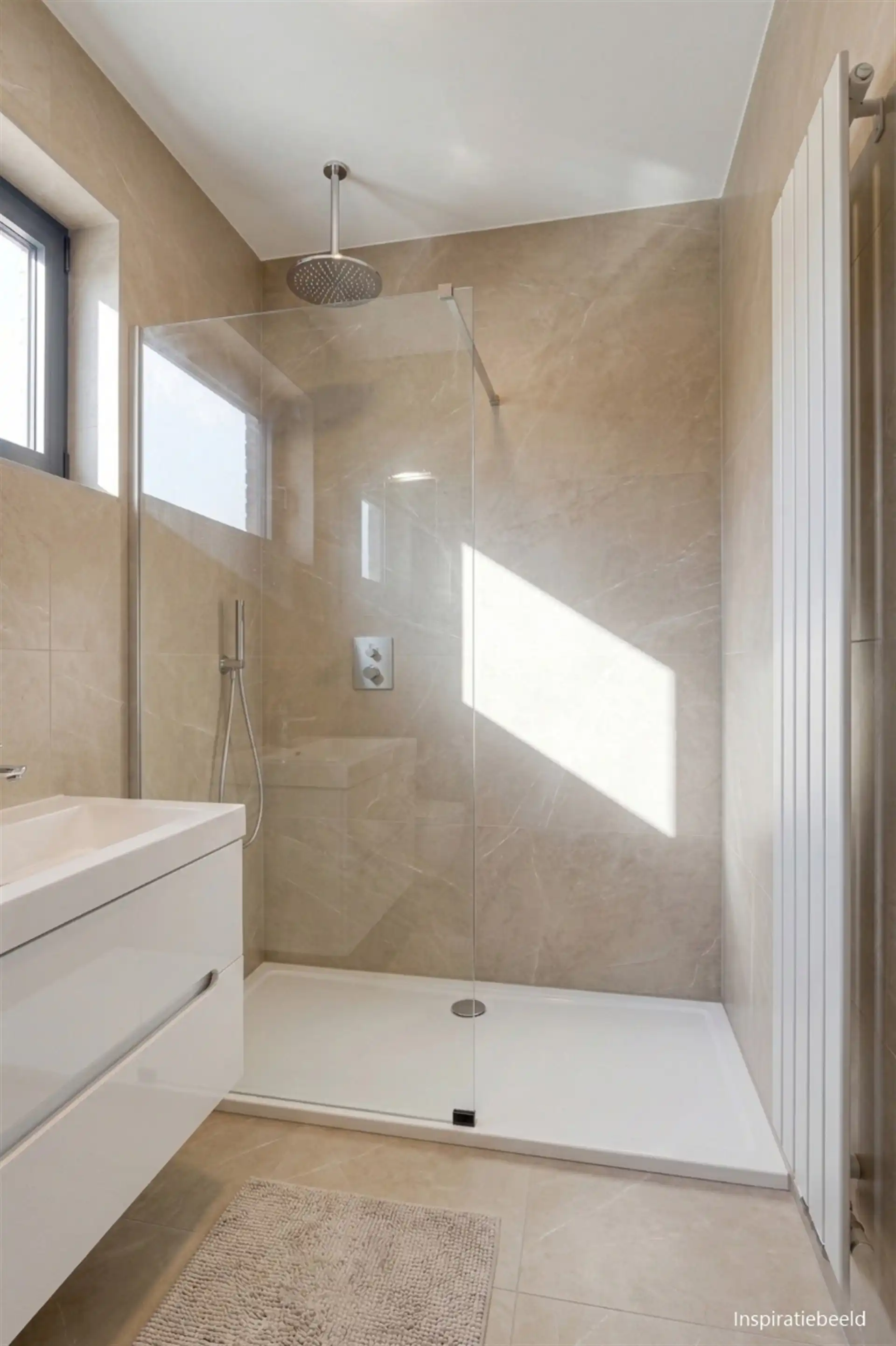 Villa met gelijkvloers wonen en zuidoost gerichte tuin foto 24