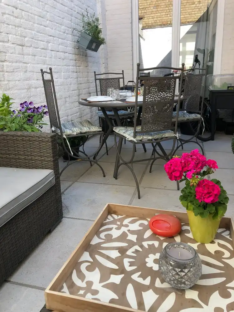 Brugge centrum, Instapklaar degelijk gerenoveerd energiezuinig  lichtrijk woonhuis  met 3 slaapkamers en koer foto 7