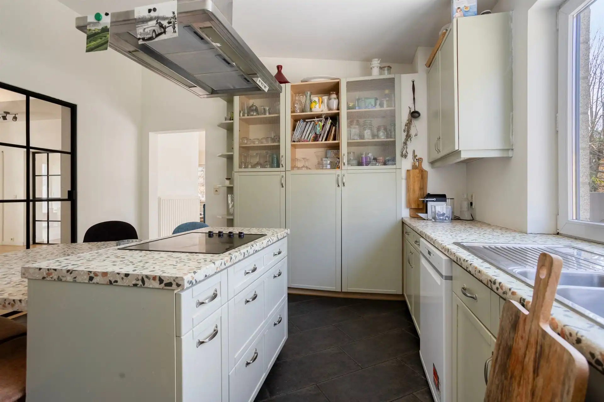 Aangename gerenoveerde villa op ruim perceel foto 14