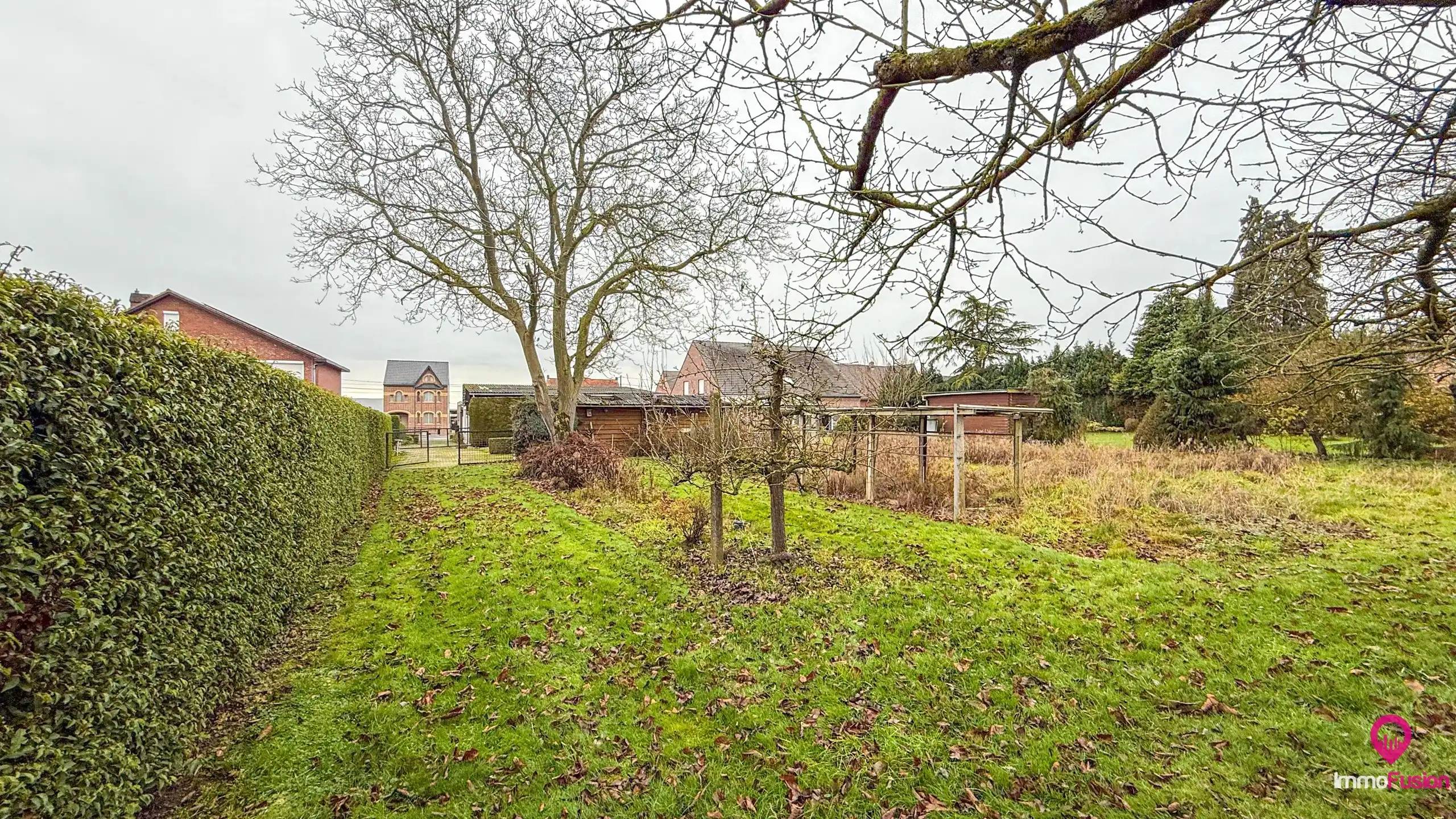 Bungalow met grote werkplaats en weide op 42 are in Alken foto 36