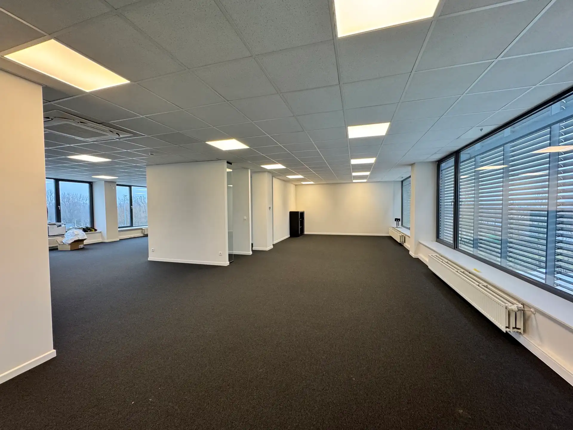 Instapklare kantoren te huur te Linkeroever! foto 3