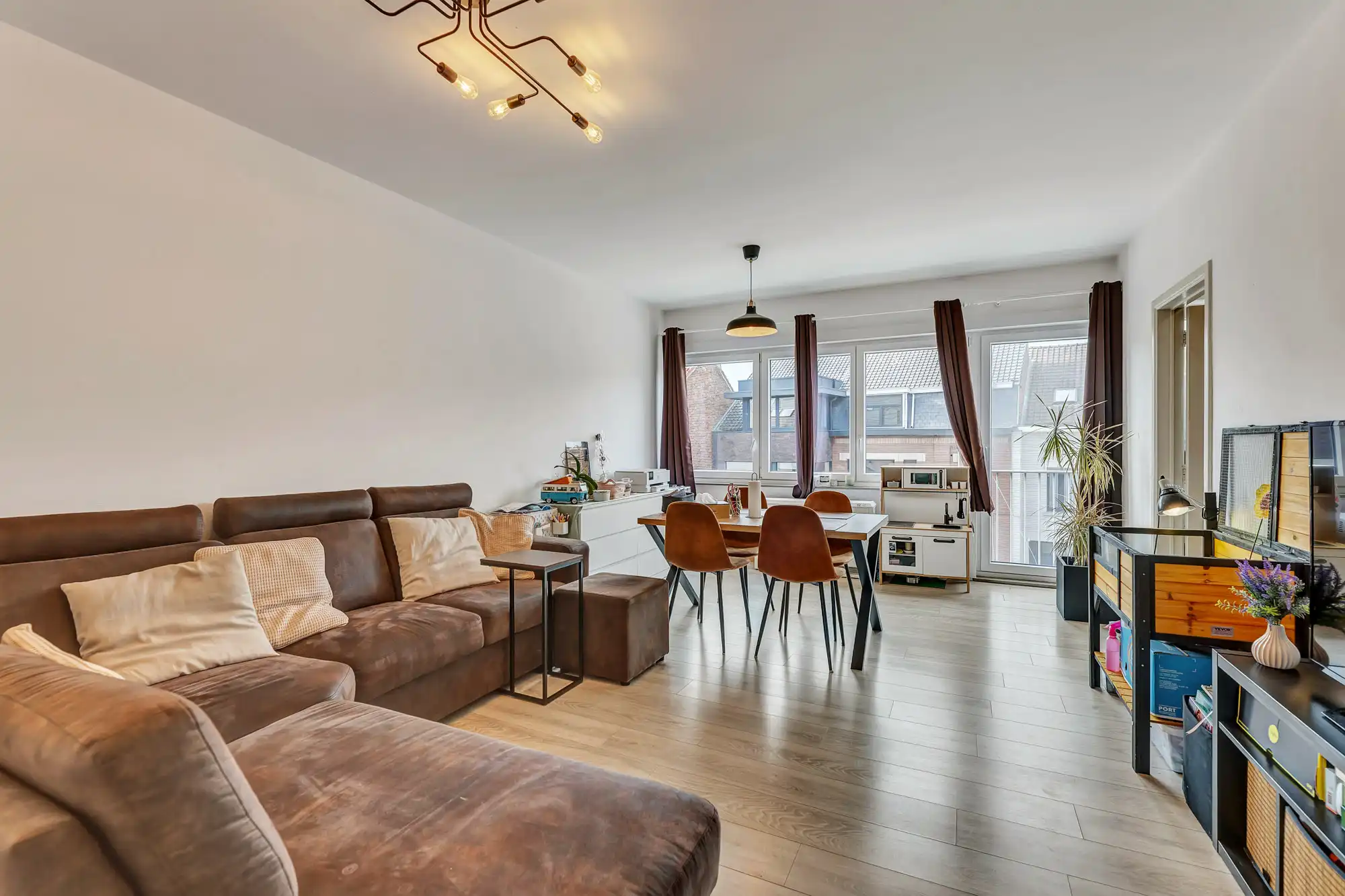 Instapklaar appartement met garage te Ninove foto 8