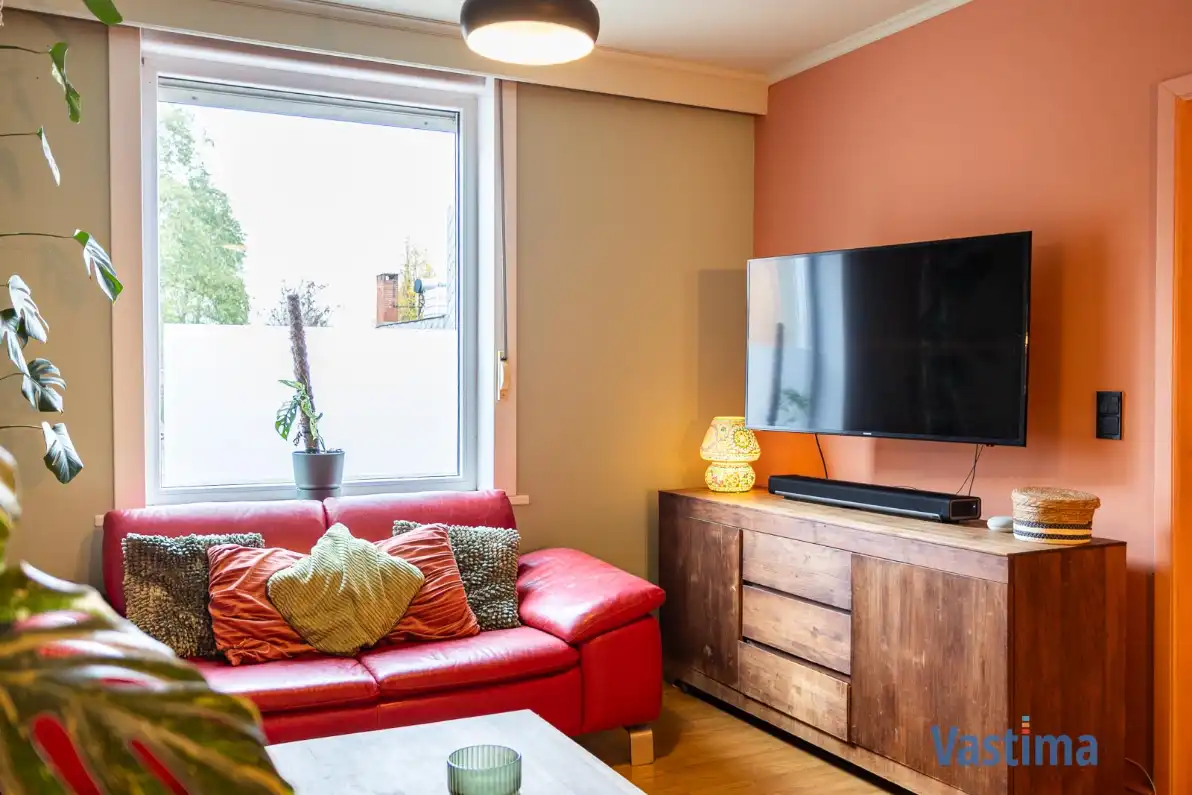 Super energiezuinige gezinswoning met tuin in hartje Nieuwerkerken foto 3