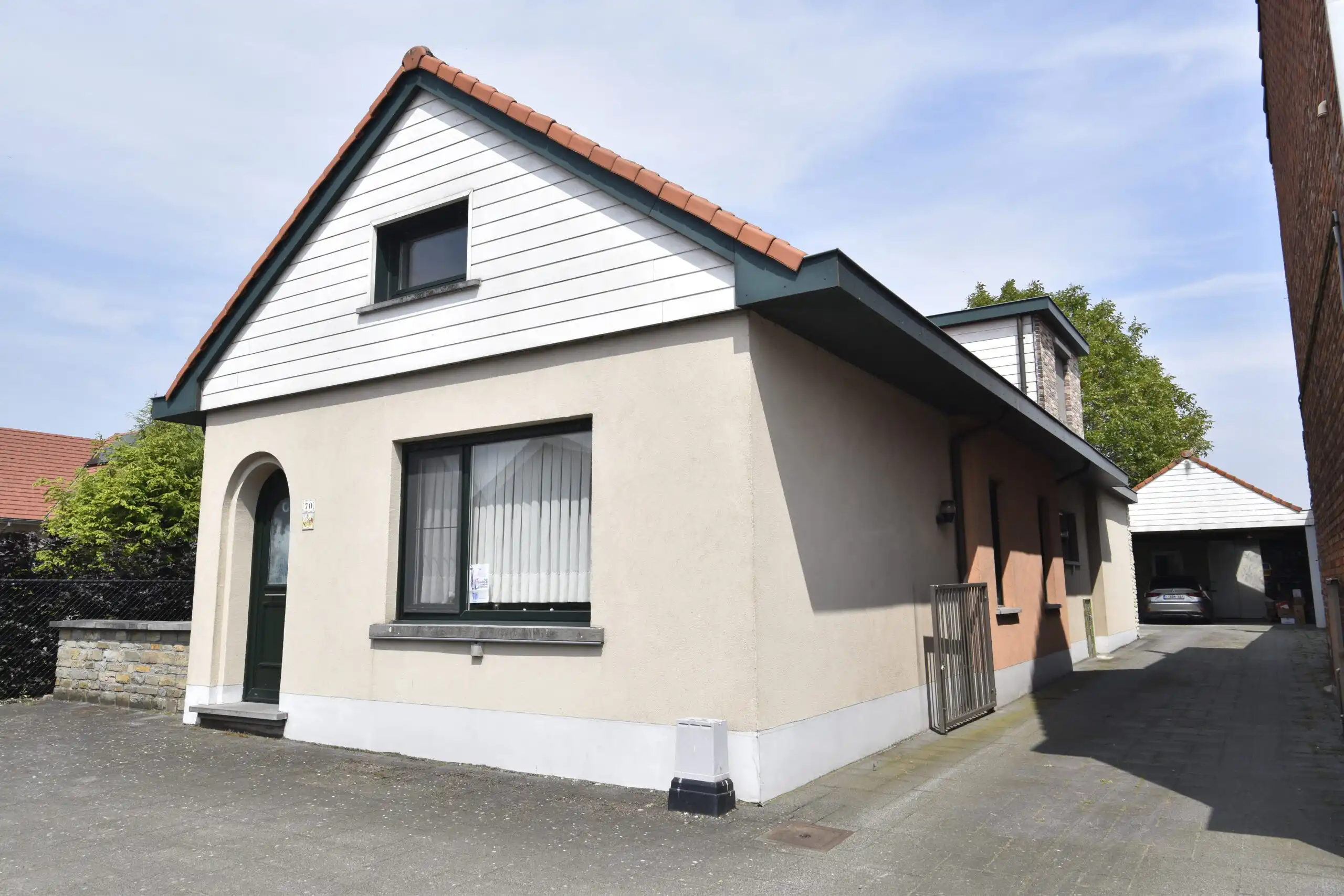 Woning met magazijn en 3 slaapkamers in Meerdonk foto {{pictureIndex}}