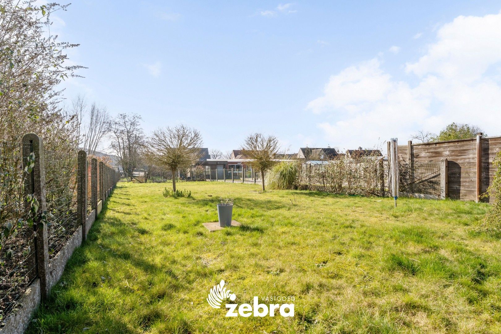 Charmante woning met drie slaapkamers en zuidgerichte tuin te Izegem! foto 23