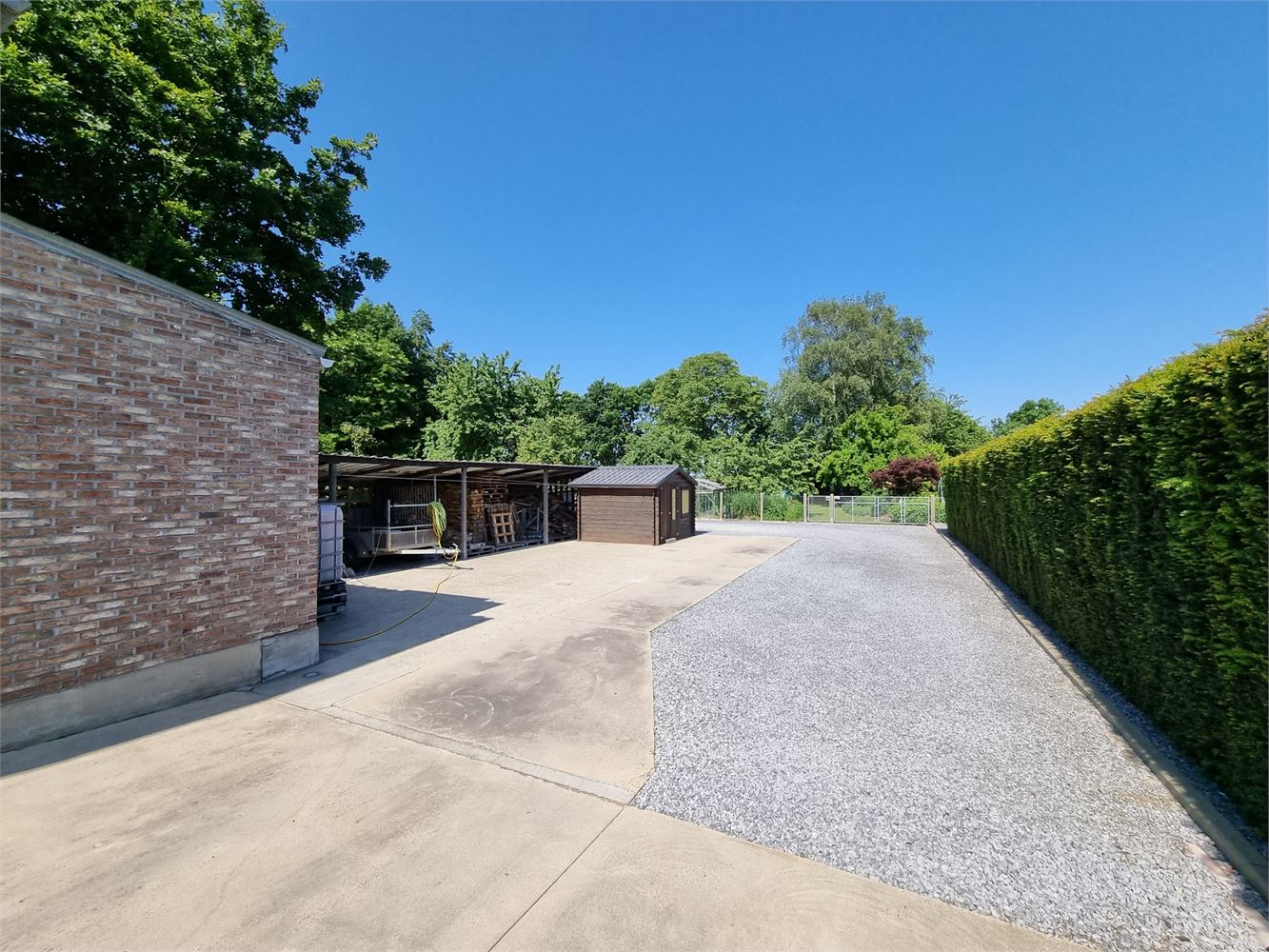 Ruime, residentieel gelegen woning met werkplaats foto 40