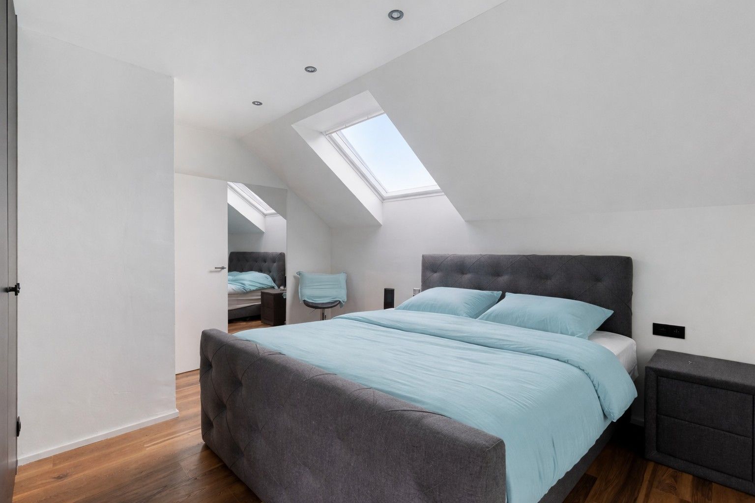 Luxe woning met binnenzwembad en afzonderlijke handelsruimte foto 9