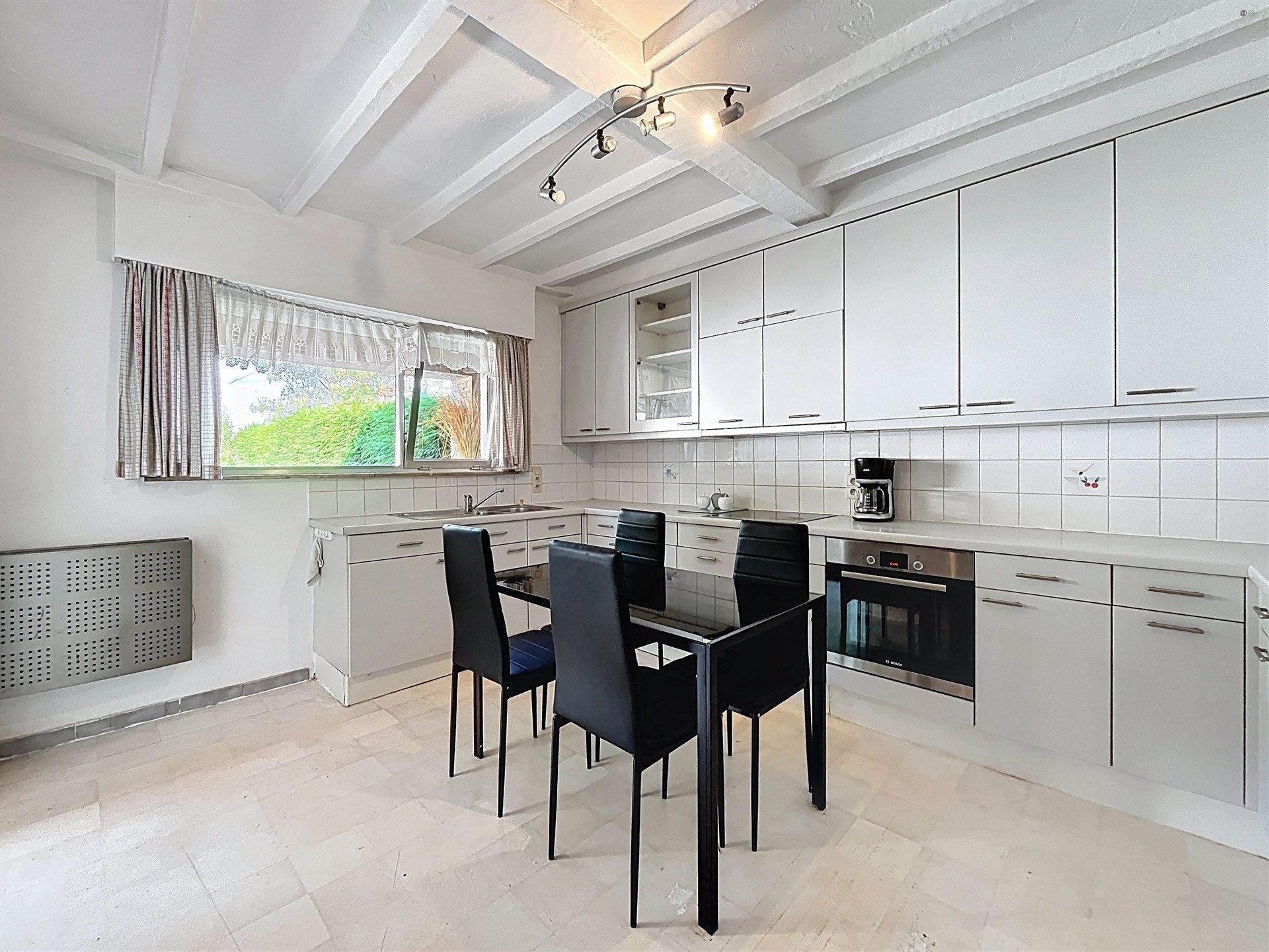 Woning met 3 slk en garage op grond van 704m². foto 6