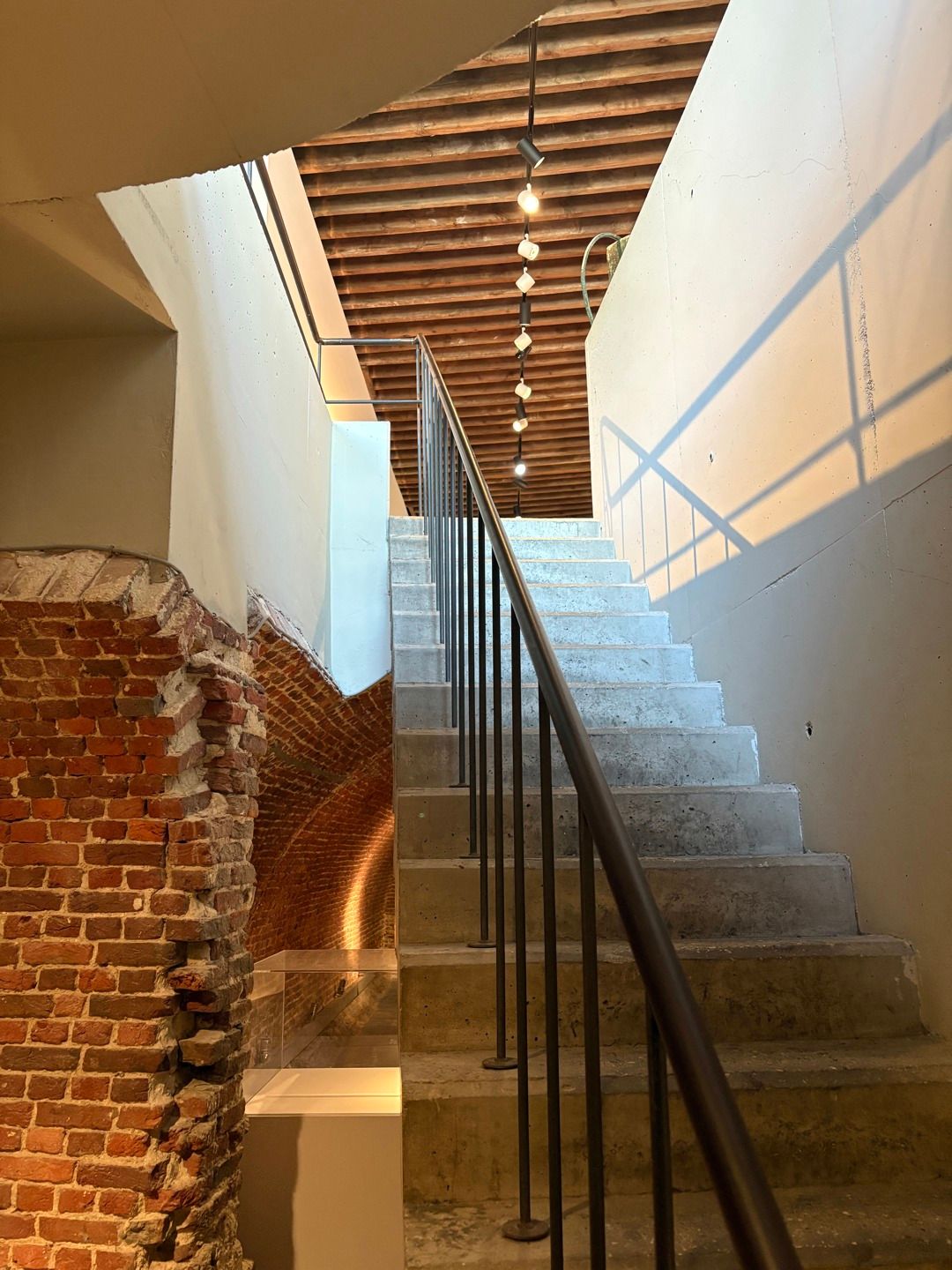 ANTWERPEN - Commercieel gelijkvloers op het Eilandje foto 7