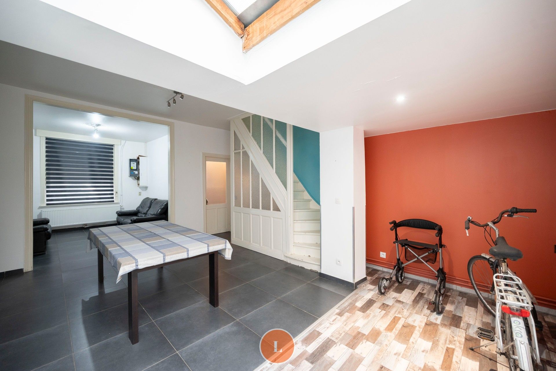 Op te frissen starterswoning met 3 slaapkamers en tuin foto 2