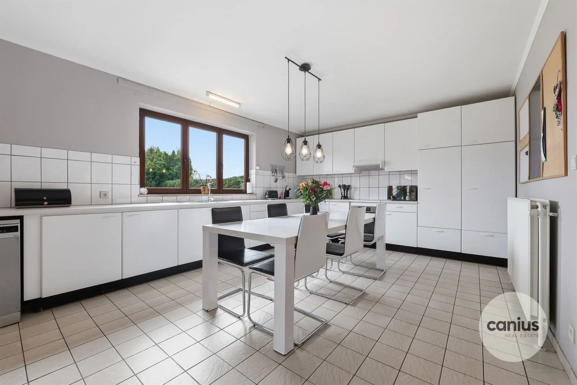 VRIJSTAANDE WONING MET 4 SLAAPKAMERS EN ZUIDELIJK GERICHTE TUIN IN GELINDEN foto 9