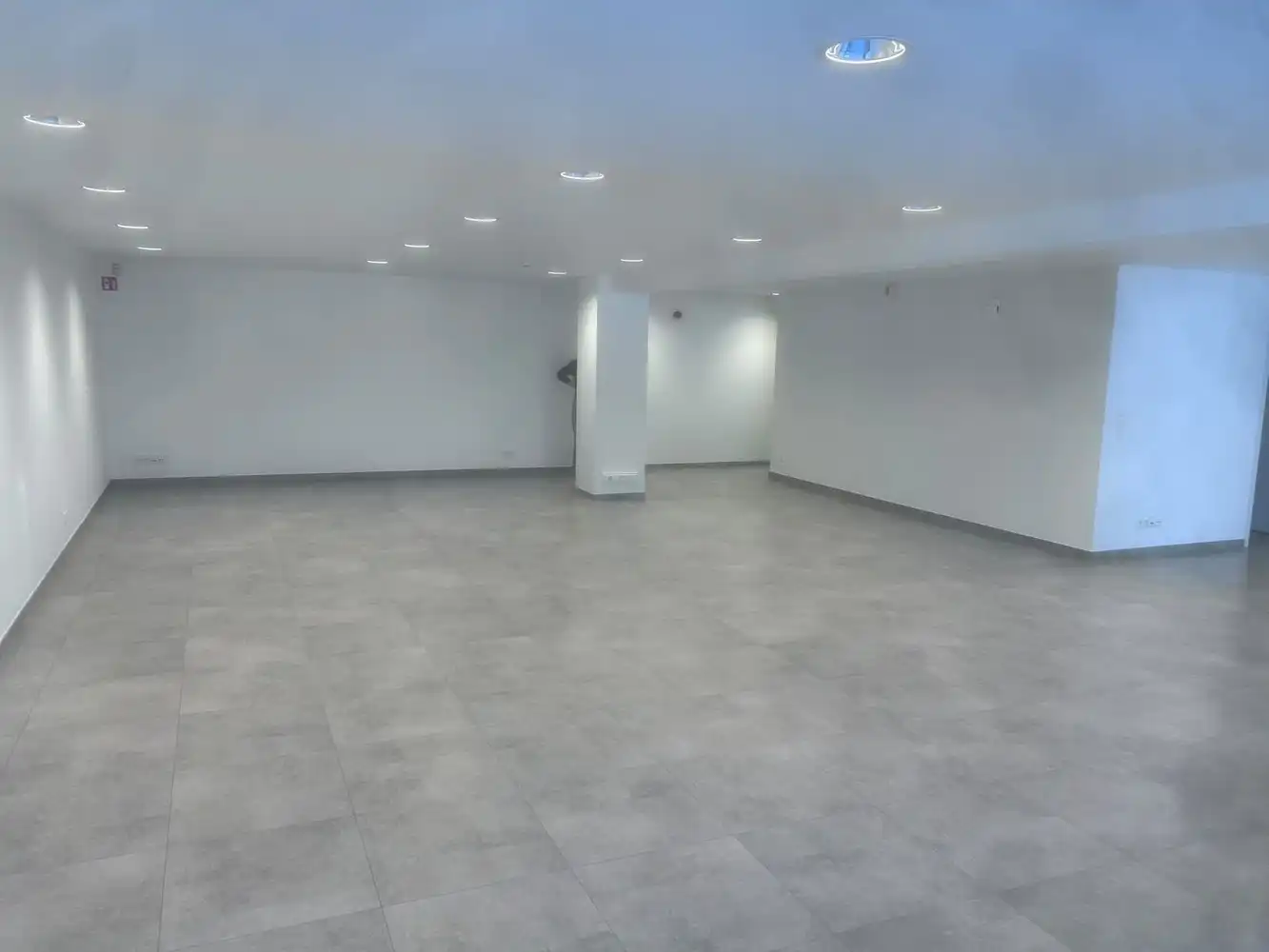 Instapklare, hoogwaardig afgewerkte kantoorruimte (165 m²) met private staanplaats foto 4