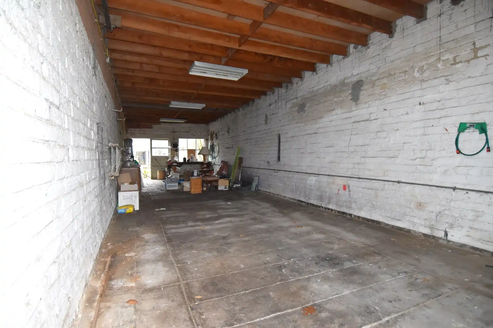 Te renoveren woning met tal van mogelijkheden en ruime opslagplaats (65,5 m²) te koop in Bissegem foto 11