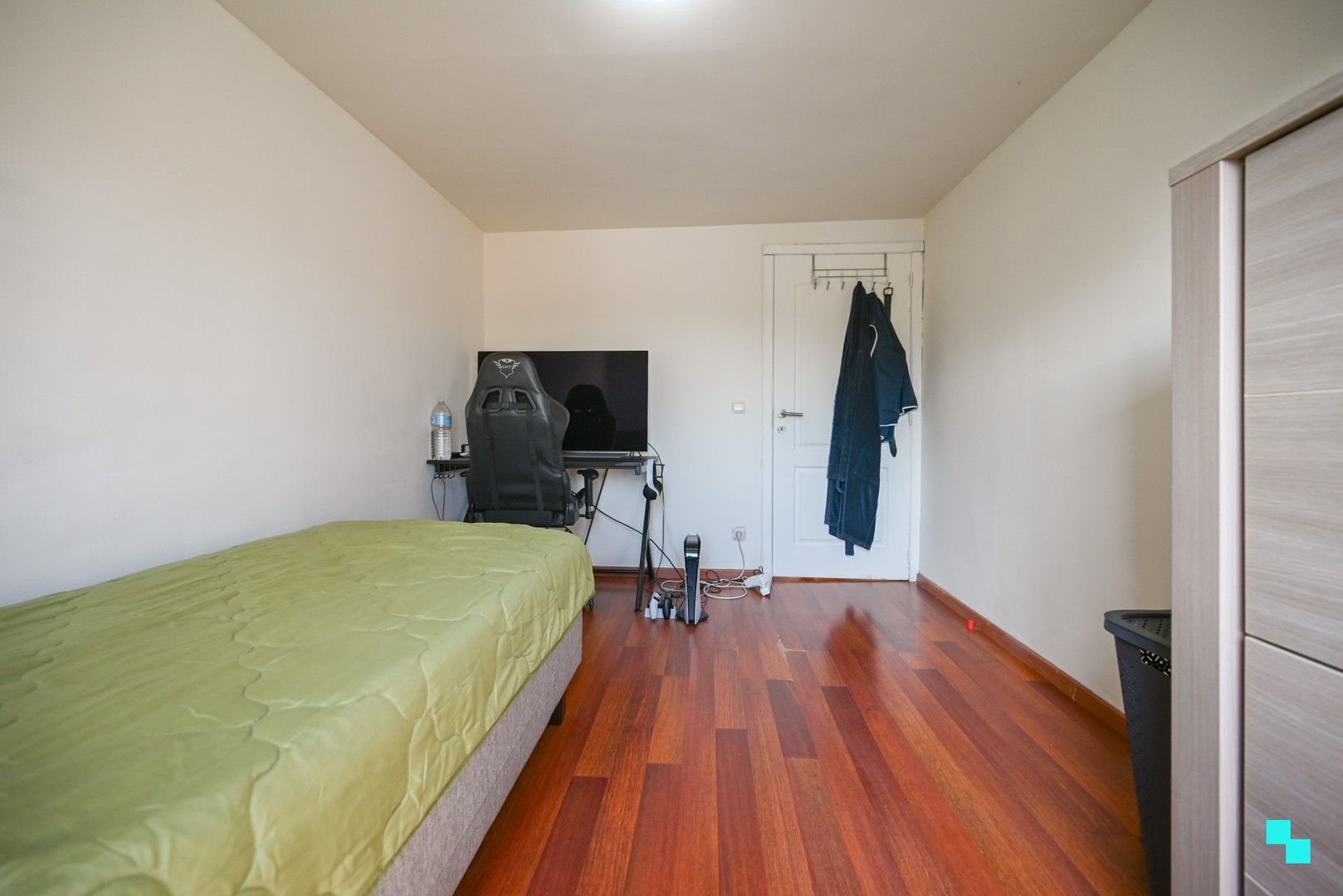Ruime woonst met vijf slaapkamers nabij centrum Izegem foto 26