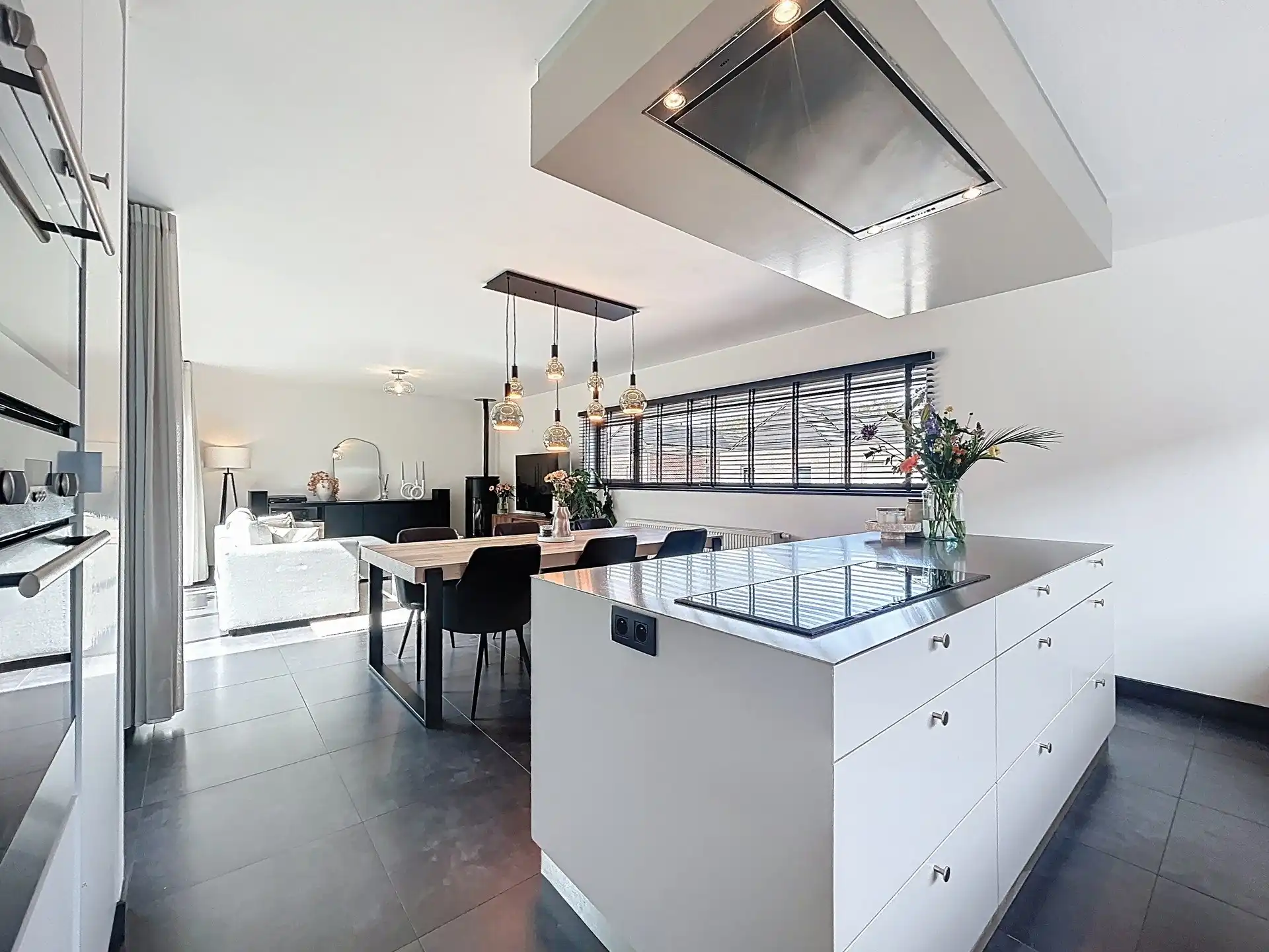 uniek penthouse met 3 slaapkamers, 3 bergingen en autostaanplaats op toplocatie  foto 3