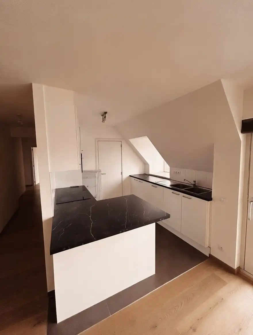 Uiterst ruim en luxueus appartement 130m² nabij het centrum van Waregem foto 4