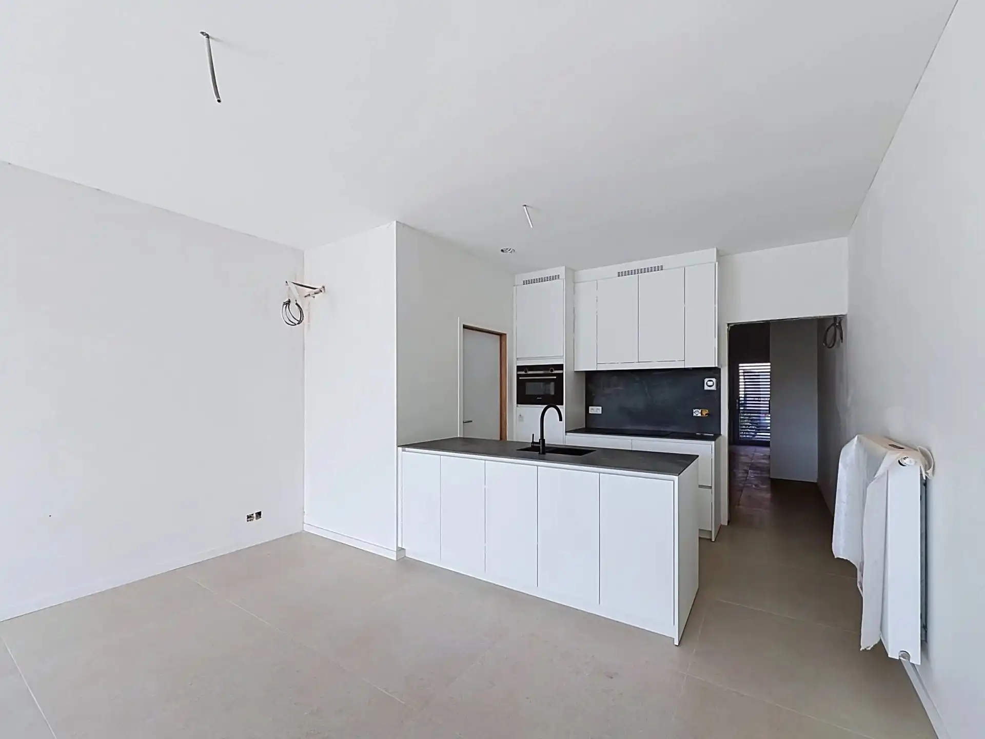 Luxueus en modern afgewerkt gelijkvloers appartement met tuin en 1 slaapkamer. foto 20