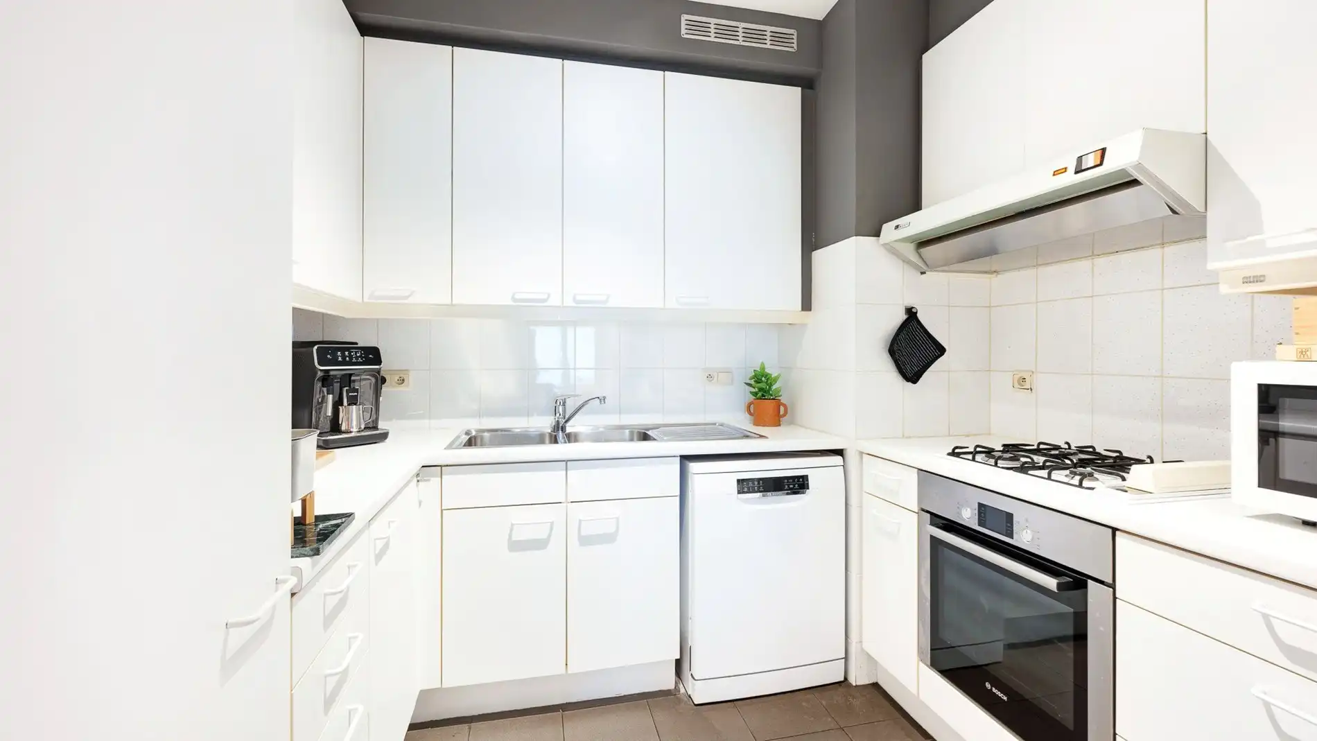 Goed gelegen 2-kamer appartement te Heist-aan-Zee foto 7