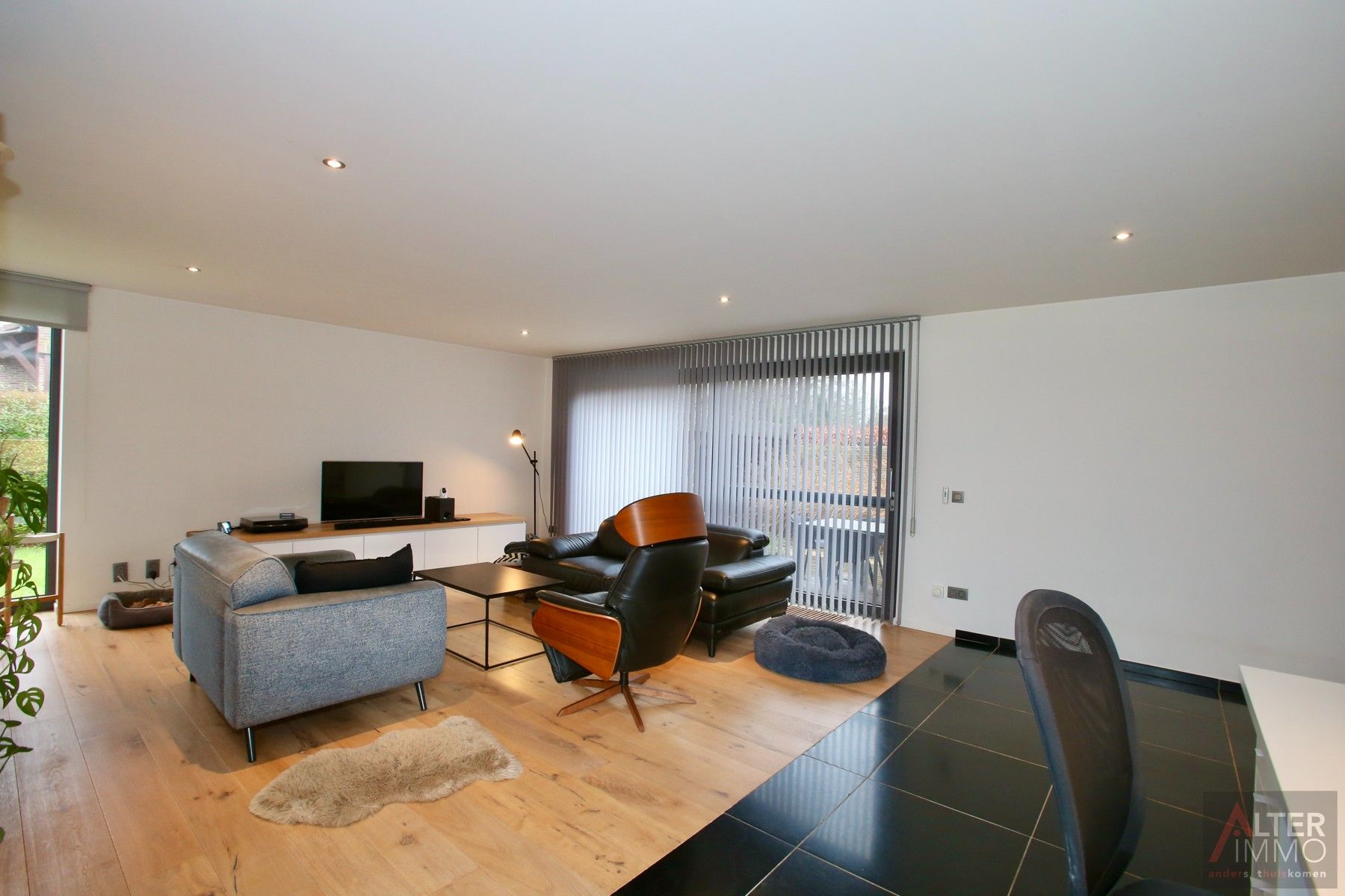 VERKOCHT! Instapklaar, gerenoveerd landhuis (205m2 NBO) met 3 slaapkamers, inpandige garage, zonnepanelen en een uitstekend EPC op een perceel van 8a 16ca - uitstekende ligging vlakbij Zolder centrum. foto 8