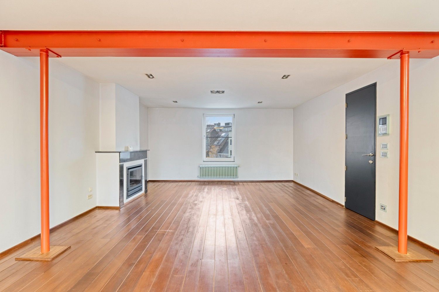 Charmant duplexappartement in authentiek herenhuis nabij de Coupure. foto 3