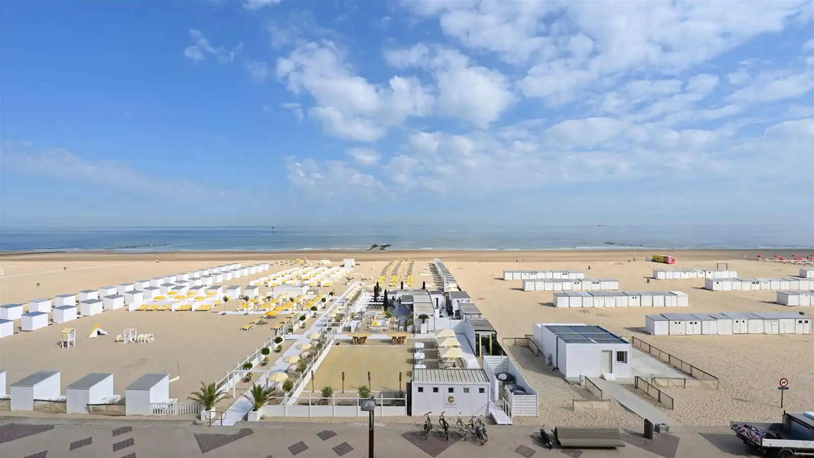 Frontaal zeezicht in beste stuk Zoute foto 2