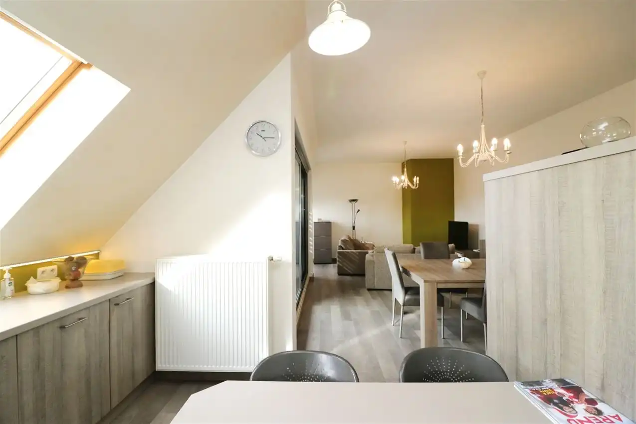 Zonnige penthouse met 2 slaapkamers, mooi terras, inclusief garage  foto 12