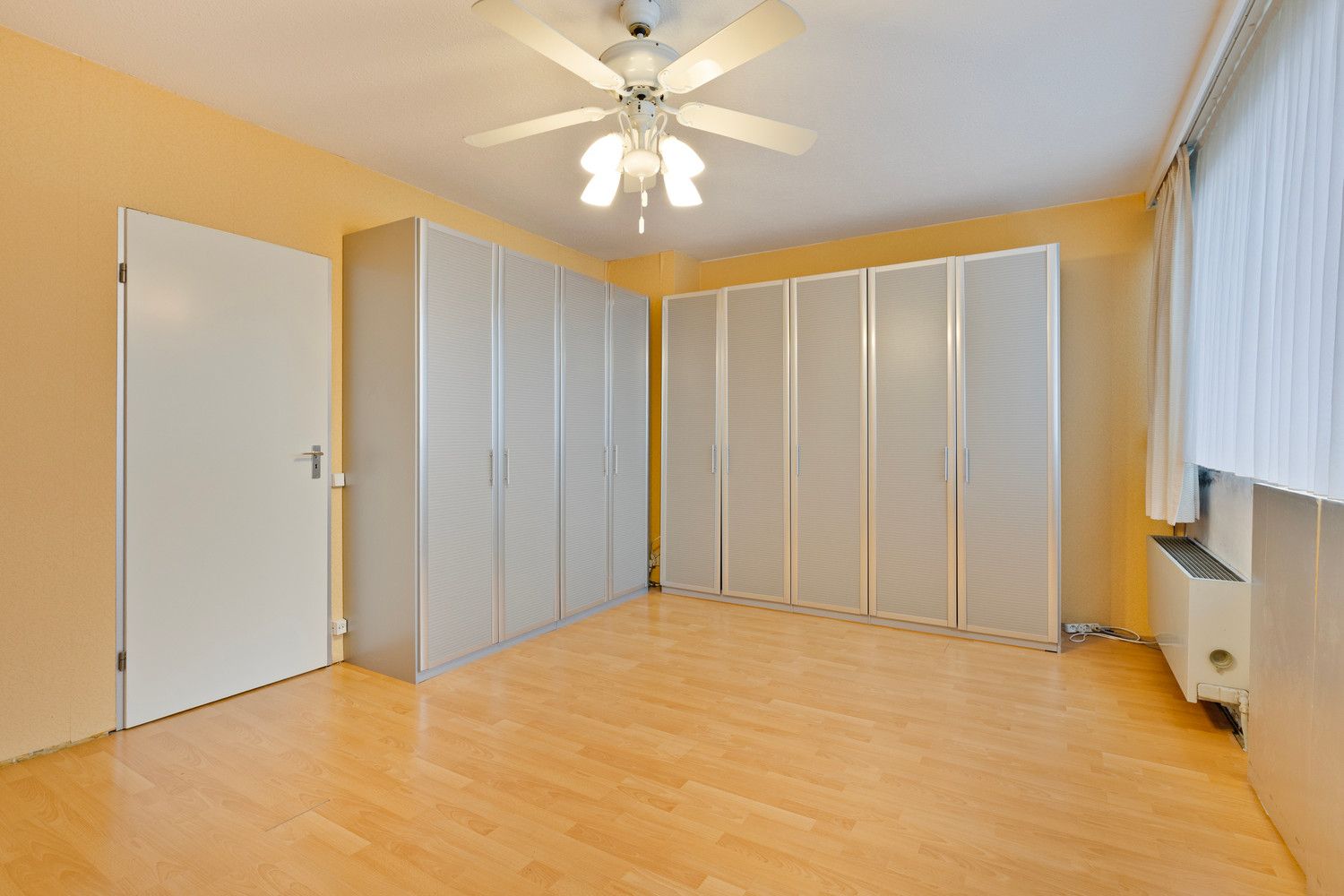 In de wijk 'Langbaanvelden' ligt deze te renoveren bel-étagewoning met 3 tot 4 slks, garage en tuin! foto 20