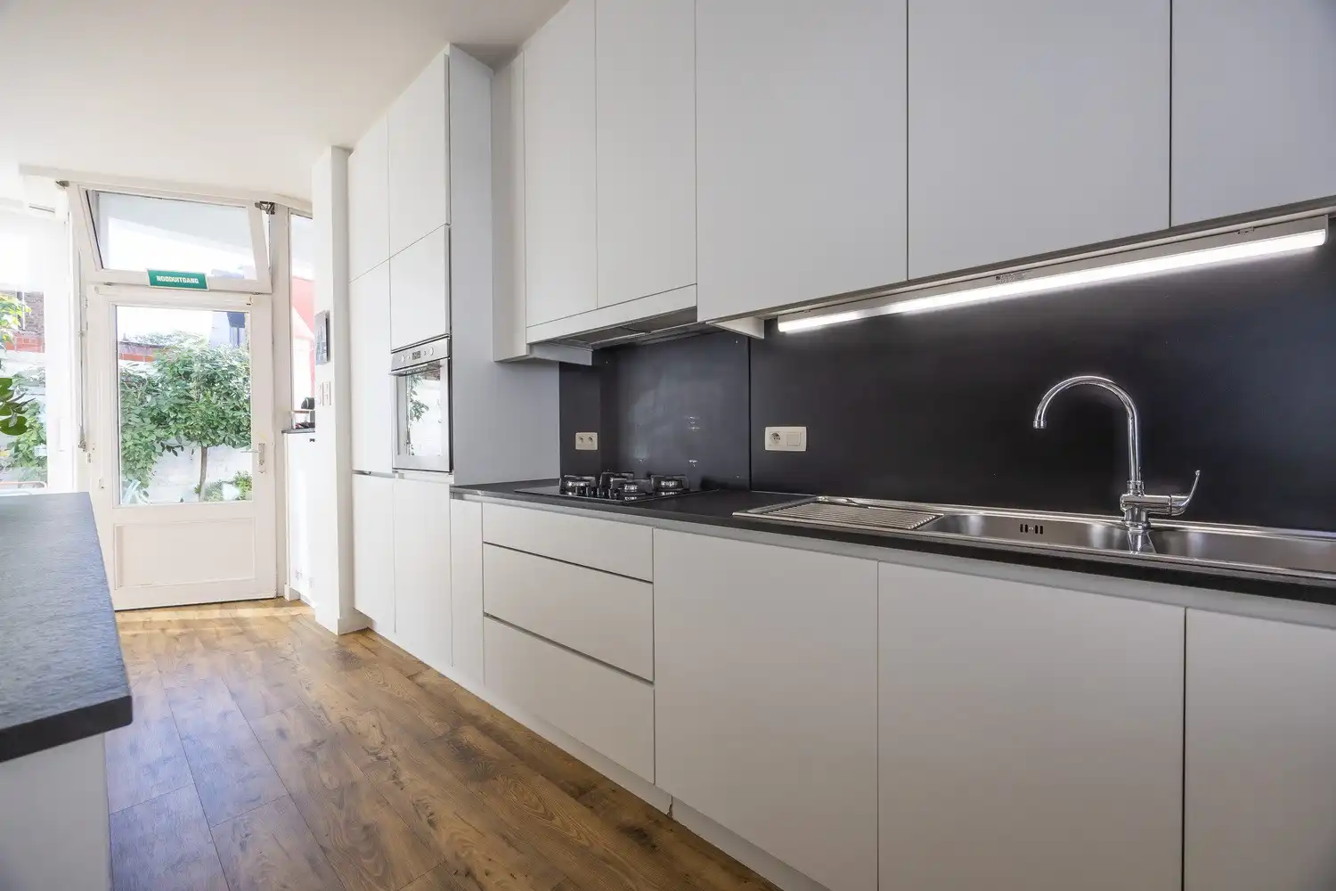MAGISTRAAL HERENHUIS IN HET CENTRUM VAN NIEUWPOORT-STAD – OFFICIËLE 4-STERREN VAKANTIEWONING MET APPARTEMENT, INKOMSTEN EN 2 GARAGES foto 7