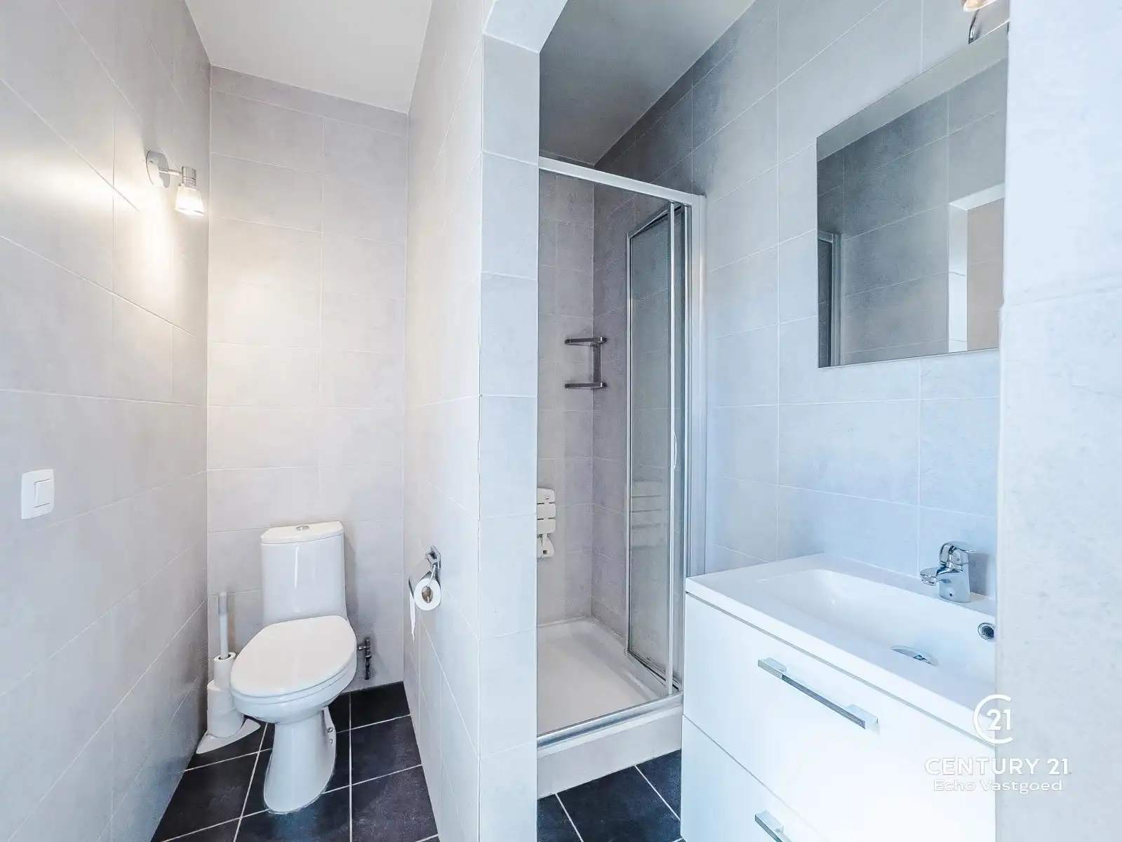 Karaktervolle te renoveren halfopen bebouwing op toplocatie foto 11