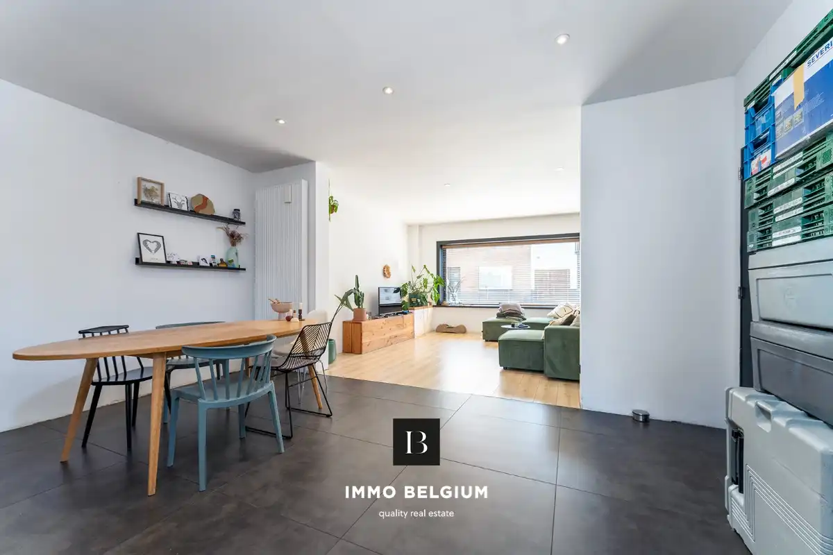 Ruime gerenoveerde woning met 4 slaapkamers in het centrum foto 8