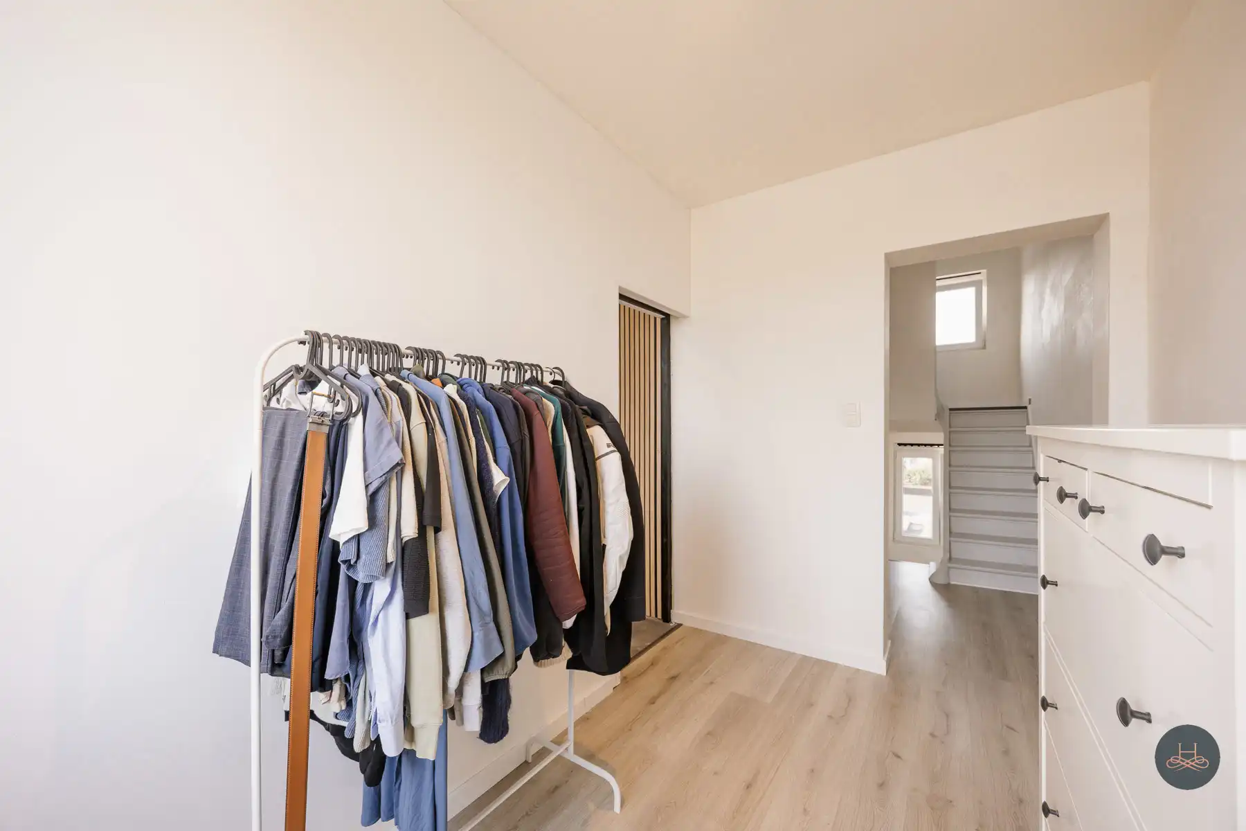 Recent vernieuwde en ruime gezinswoning met tuin en terras foto 17