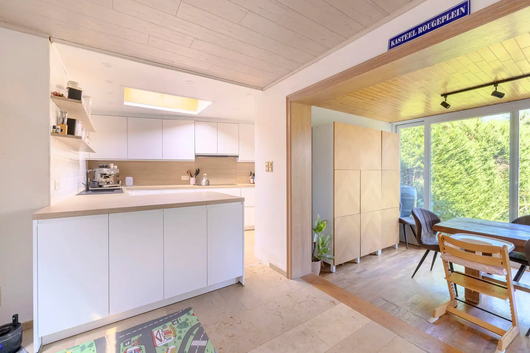 Ruime woning met 4 slpk, 2 bdk, garage en tuin!  foto 4