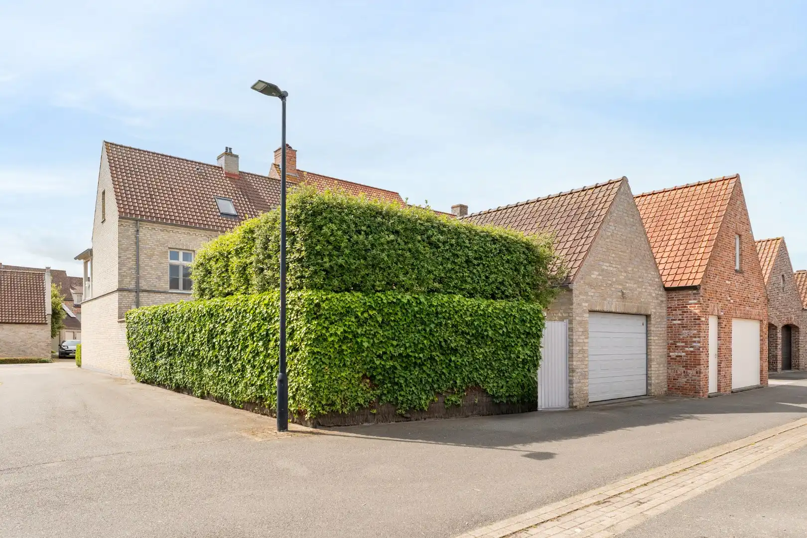 Instapklare gezinswoning met garage in Heulebrug. foto 17