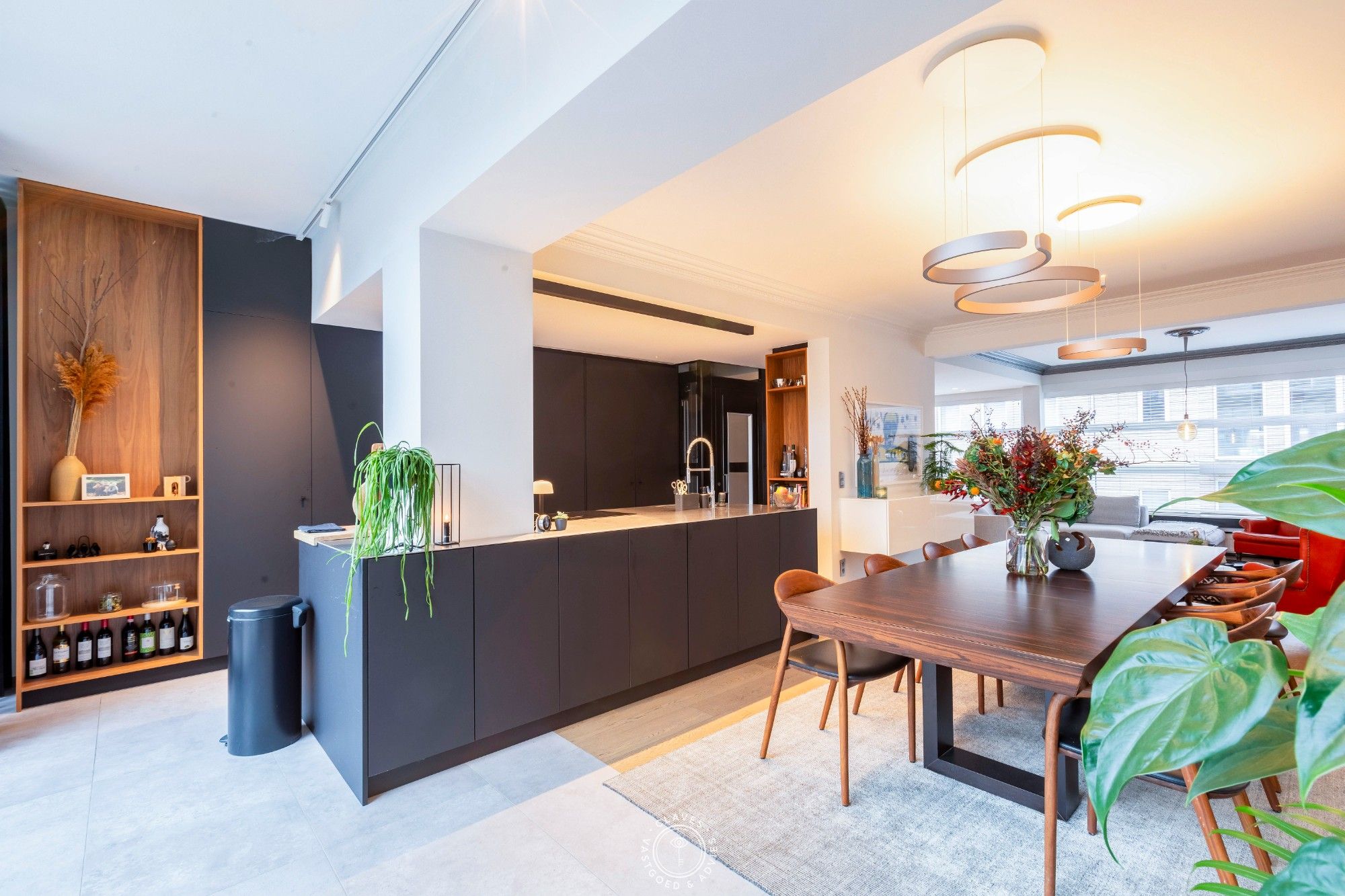 Prachtige bel-étage met 4 slaapkamers en een eigen lift foto 15