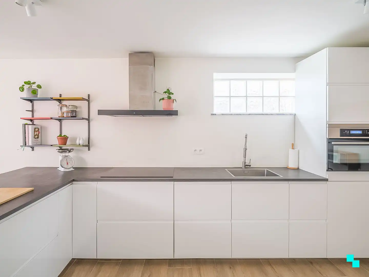 Instapklare rijwoning te Bottelare dorp met garage en tuin foto 5