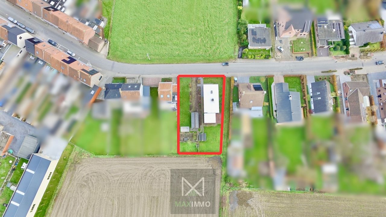 Renovatiekans op uniek perceel met open zicht! foto {{pictureIndex}}