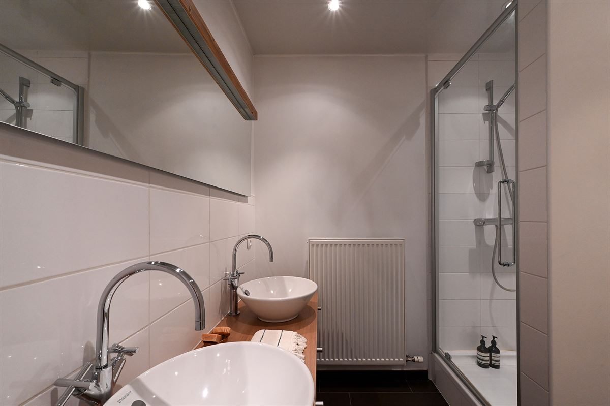 Stijlvol appartement met 2 slaapkamers, 2 terrassen en garageplaats foto 19