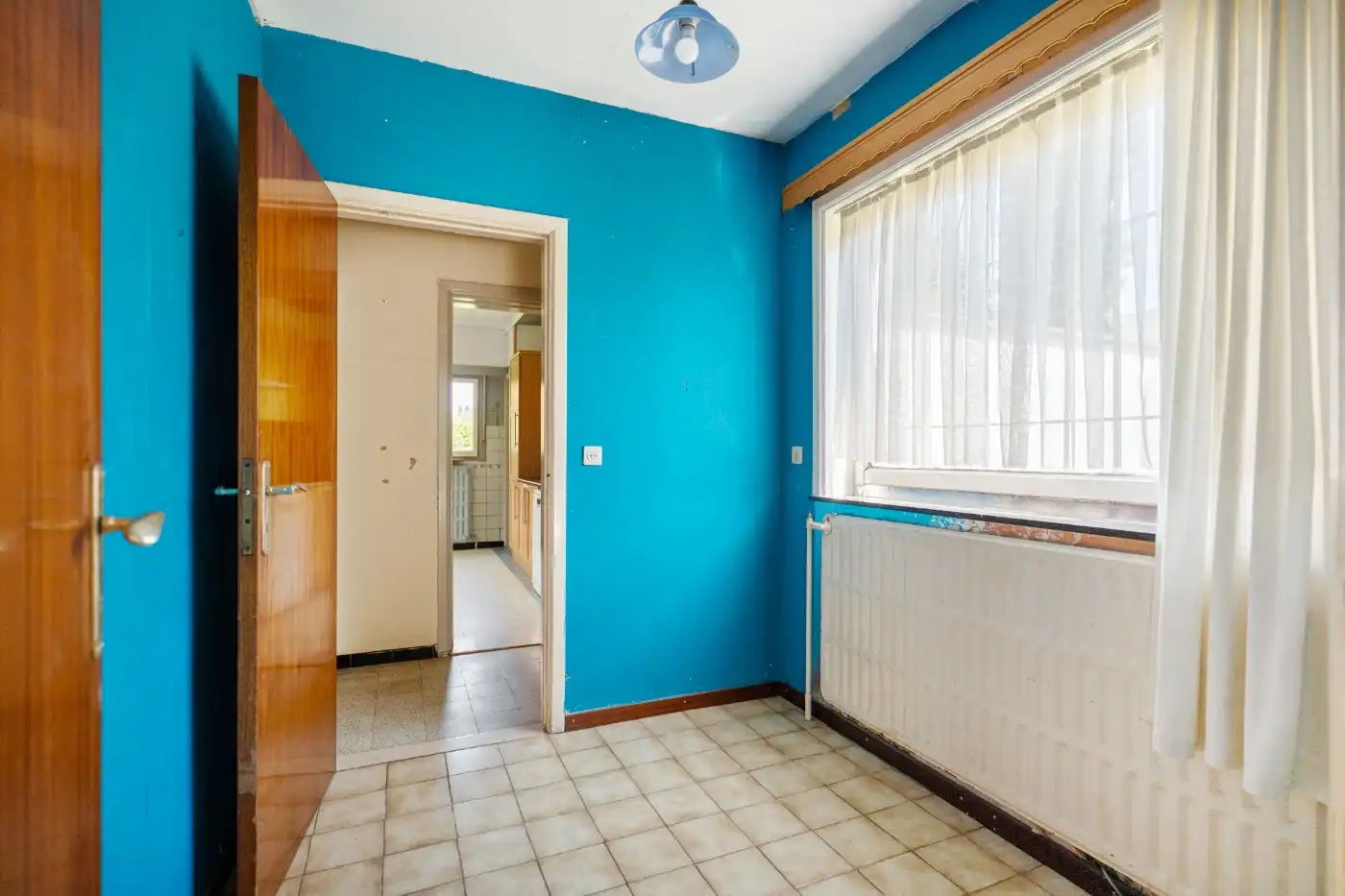 Vrijstaande, te renoveren woning met 3 slpk., garage en tuin foto 9
