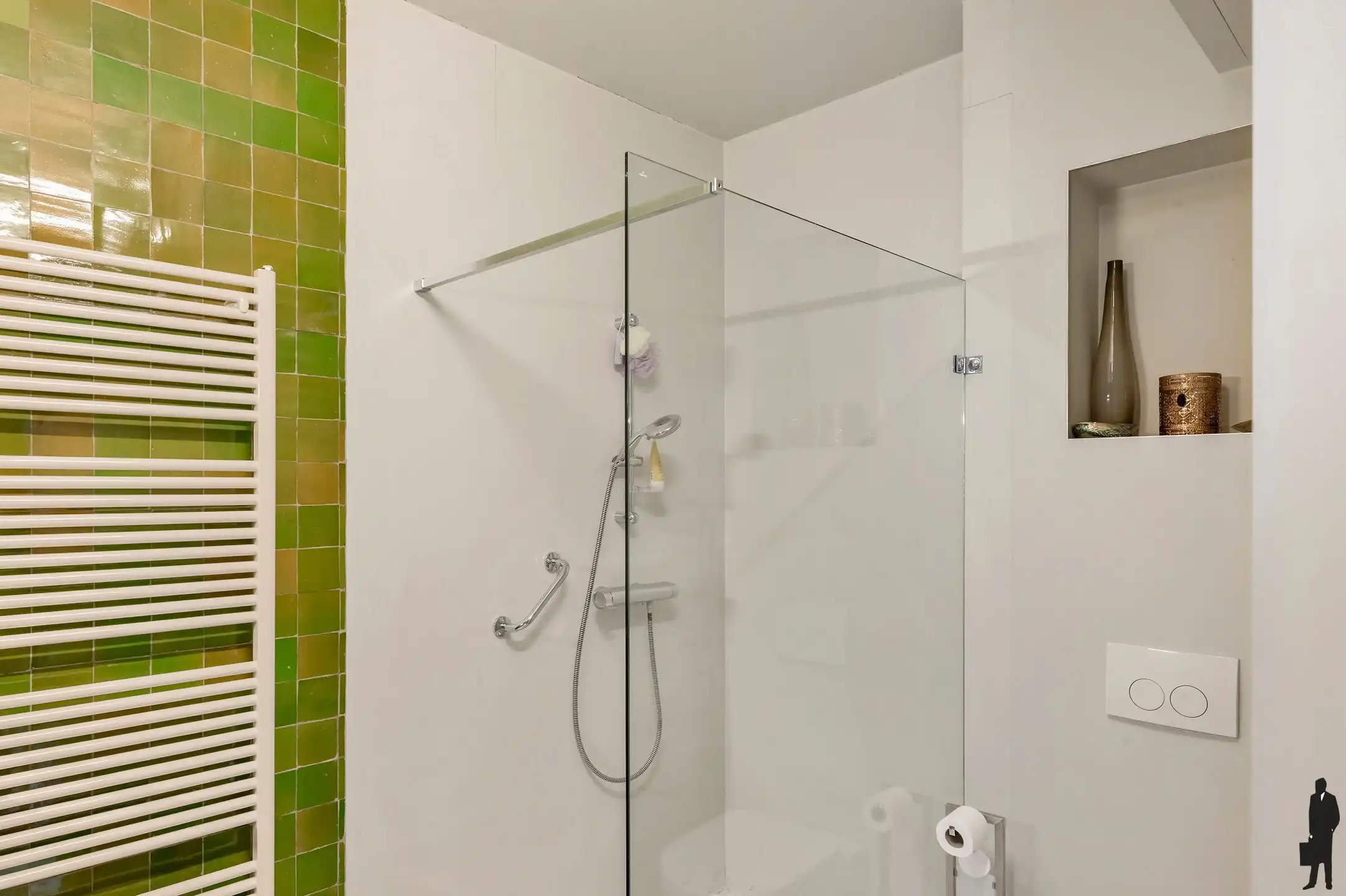 Ruime woning met zorgwoning foto 35