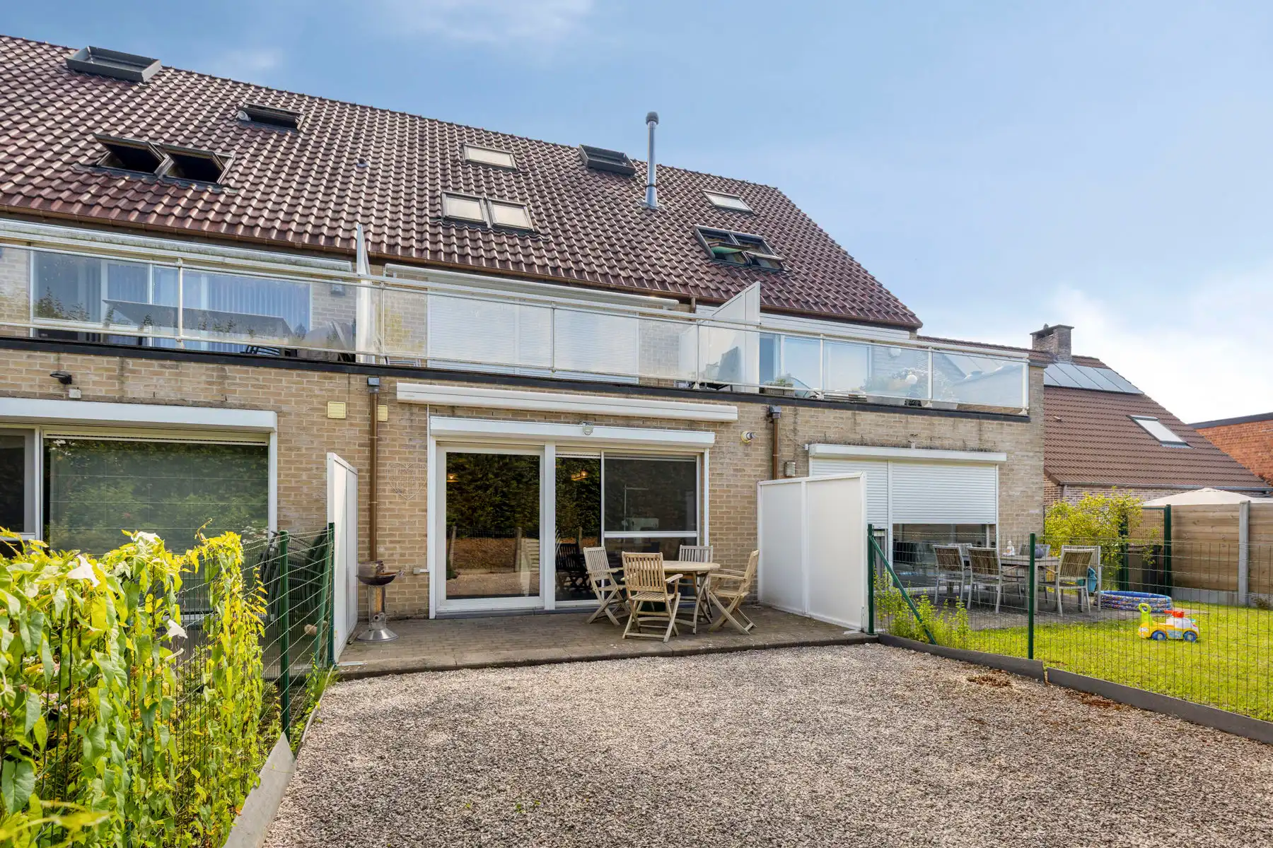 Gelijkvloers app met tuin en garagebox! foto 17