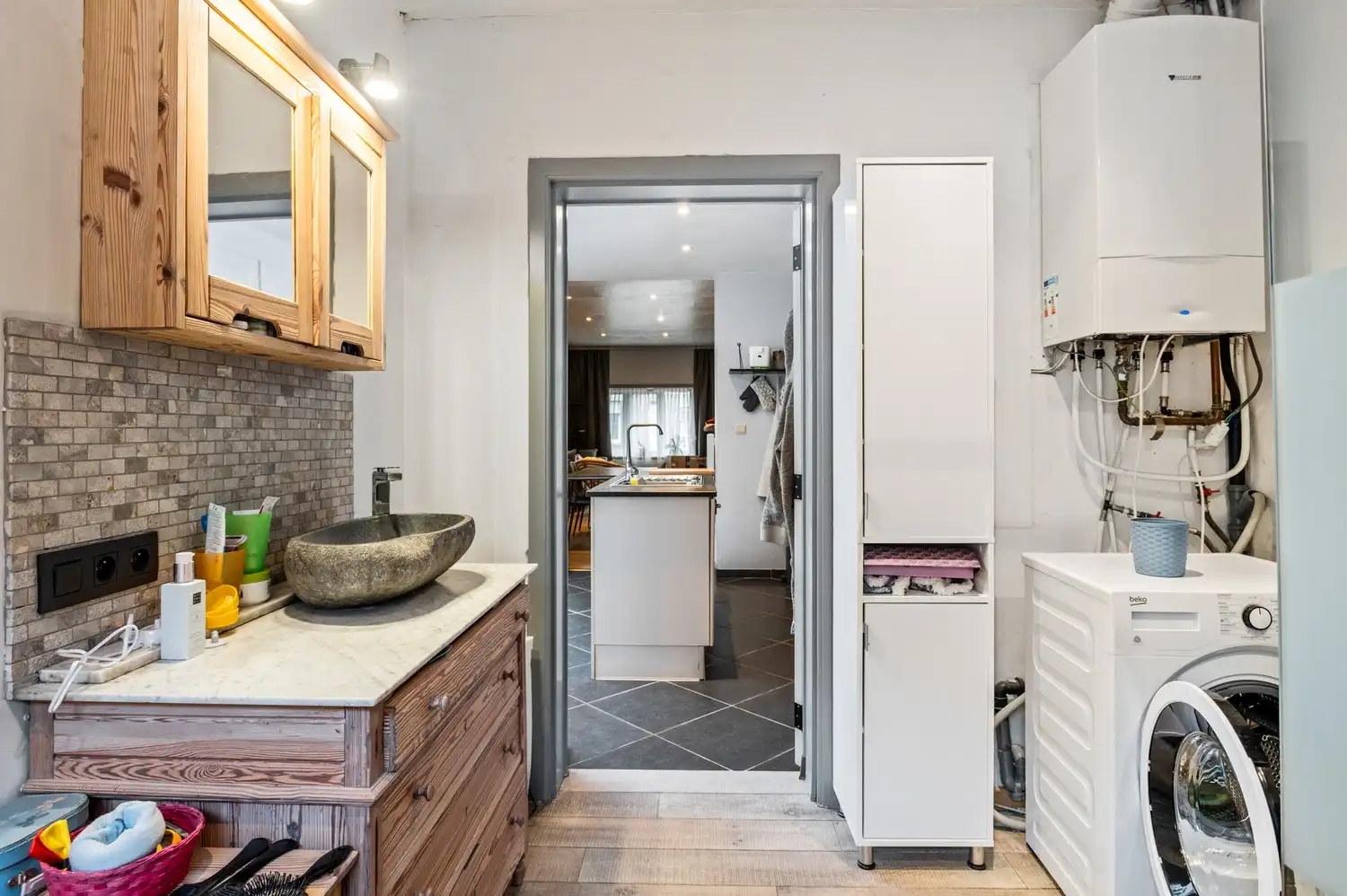 Toffe woning met 2 slaapkamers en een charmante tuin in Merksem! foto 7