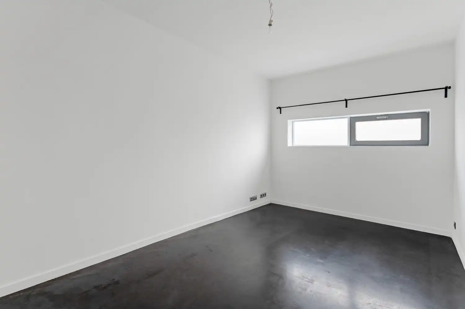 Ruim gelijkvloersappartement met 2 slpk en terras foto 14