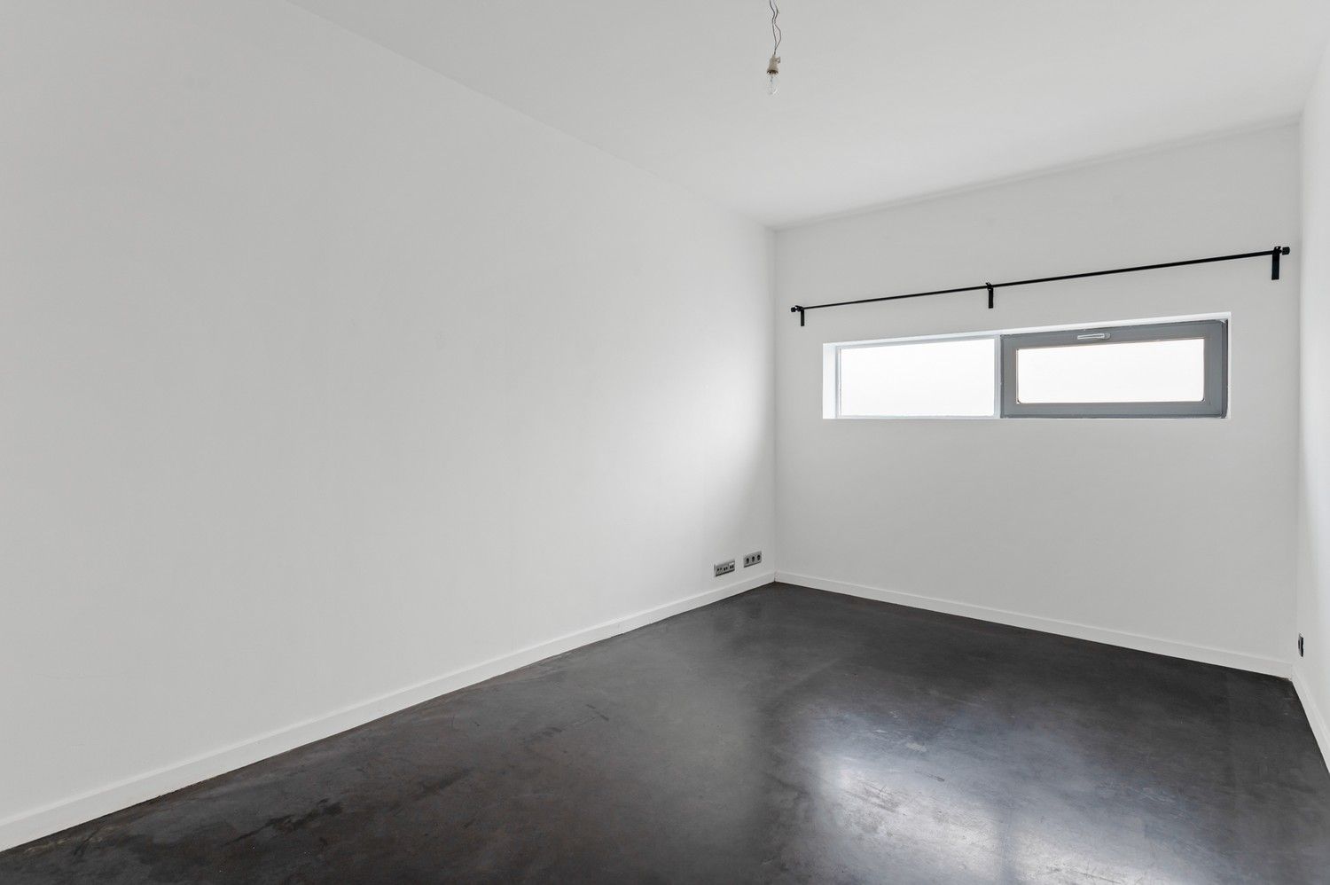 Ruim gelijkvloersappartement met 2 slpk en terras foto 14