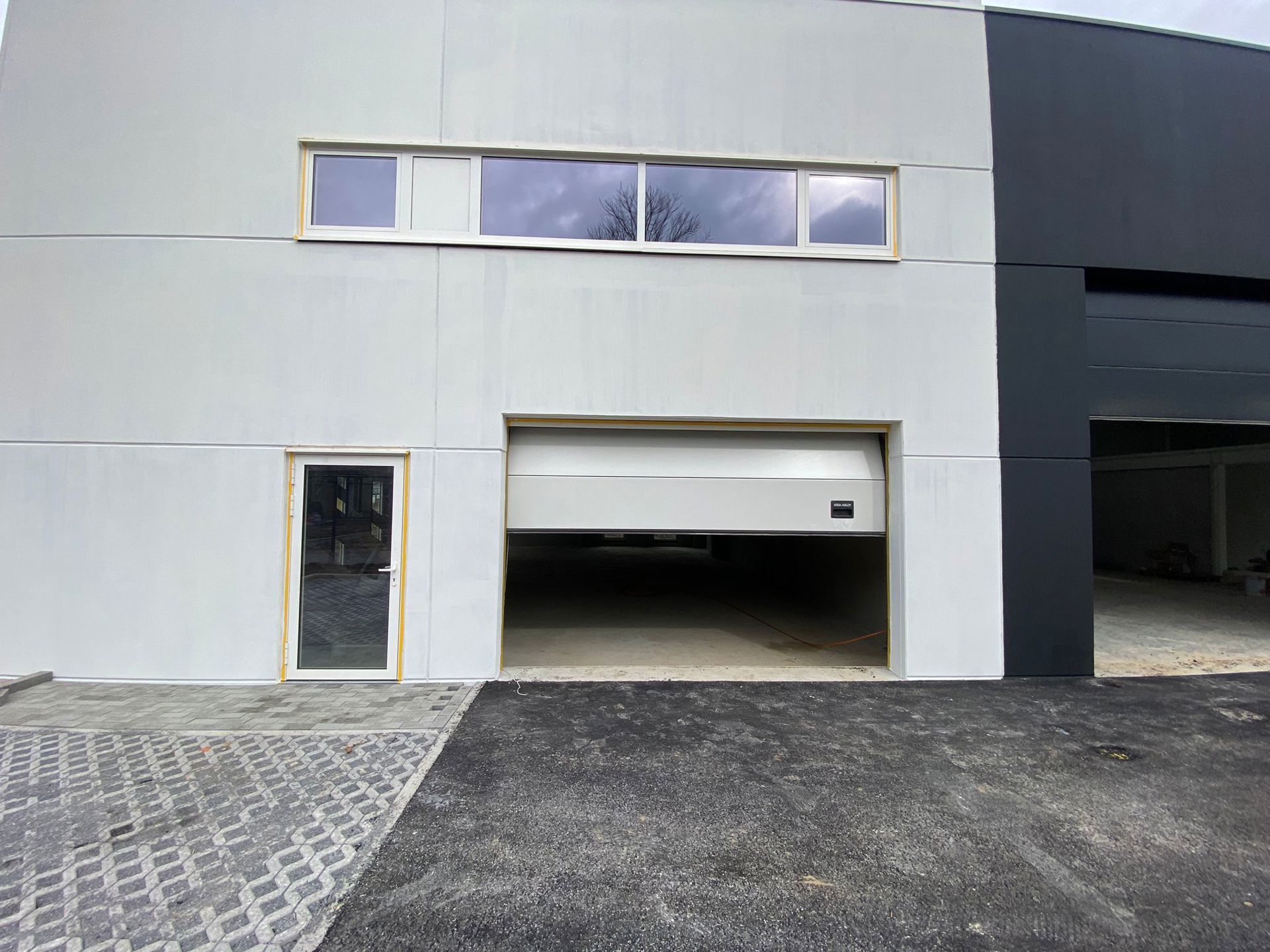 Magazijn te huur foto 7