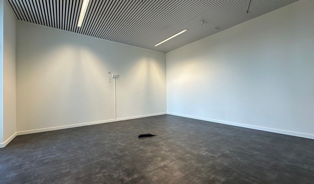 Instapklare kantoorruimte te huur langs E40 in Aalst foto 10