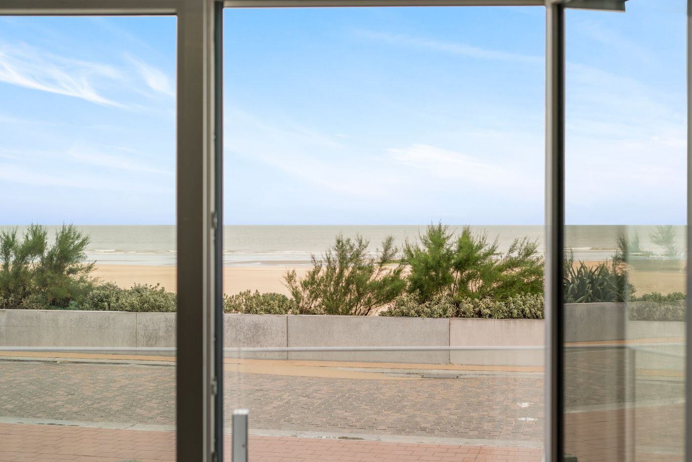 Gelijkvloers appartement met 3 slaapkamers en frontaal zeezicht inclusief garage foto 5