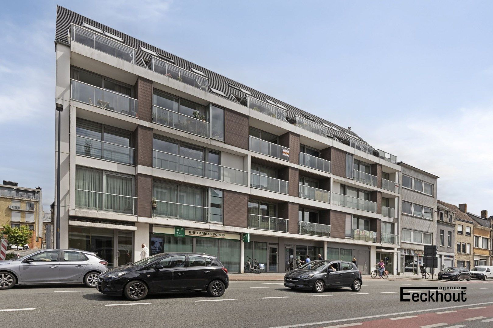 Verzorgd en modern appartement met zonnig terras foto {{pictureIndex}}