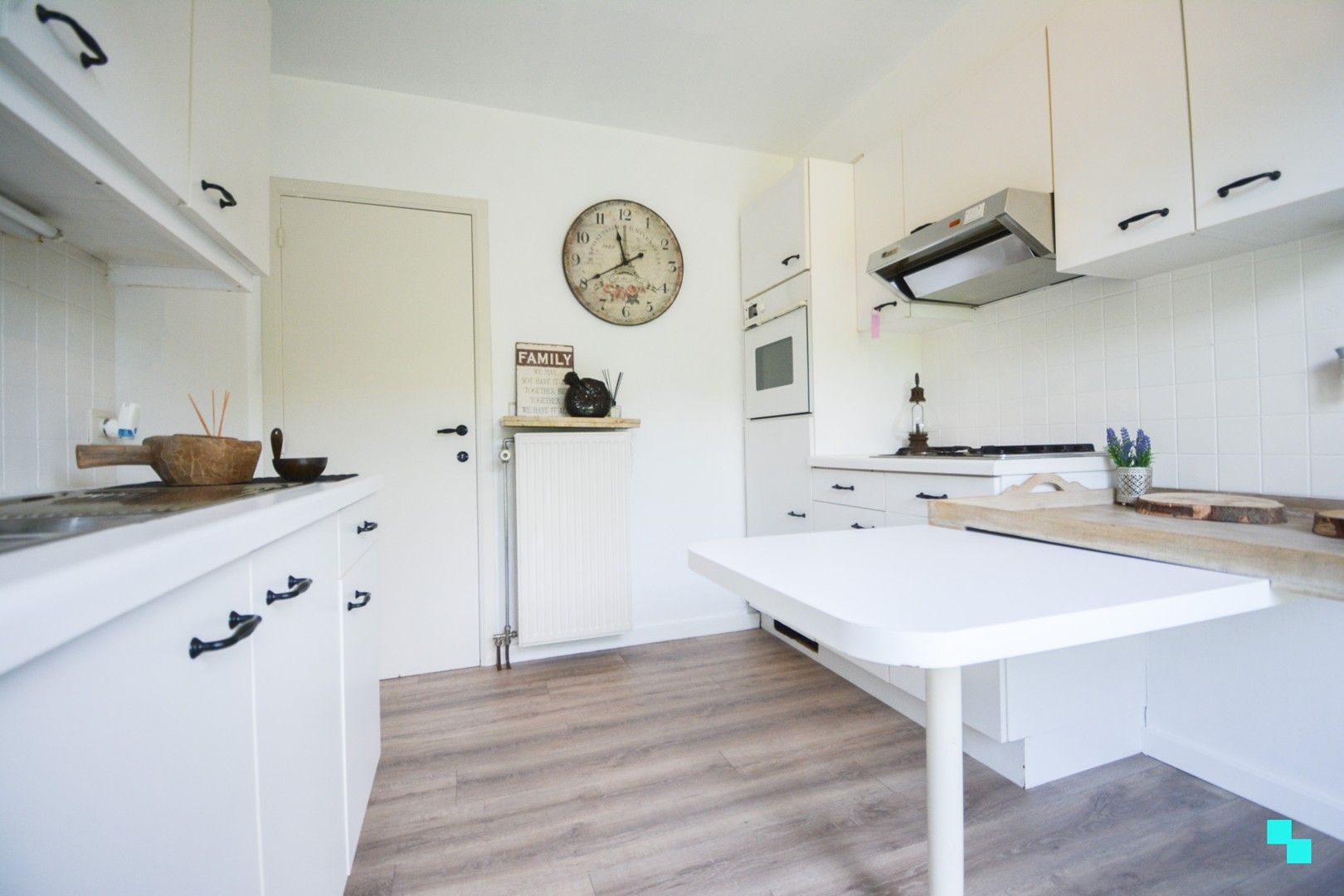 Instapklare woning te Sint-Eloois-Winkel foto 8